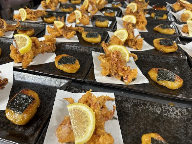 エビの素揚げとこね付餅