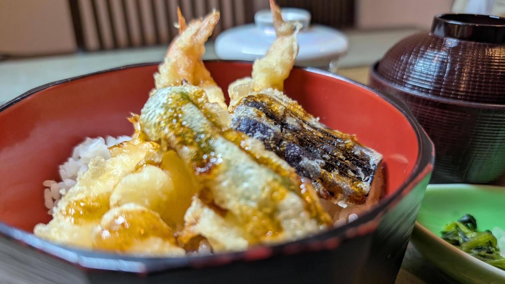 【曜日限定日替わり夕食】海老天丼　イメージ