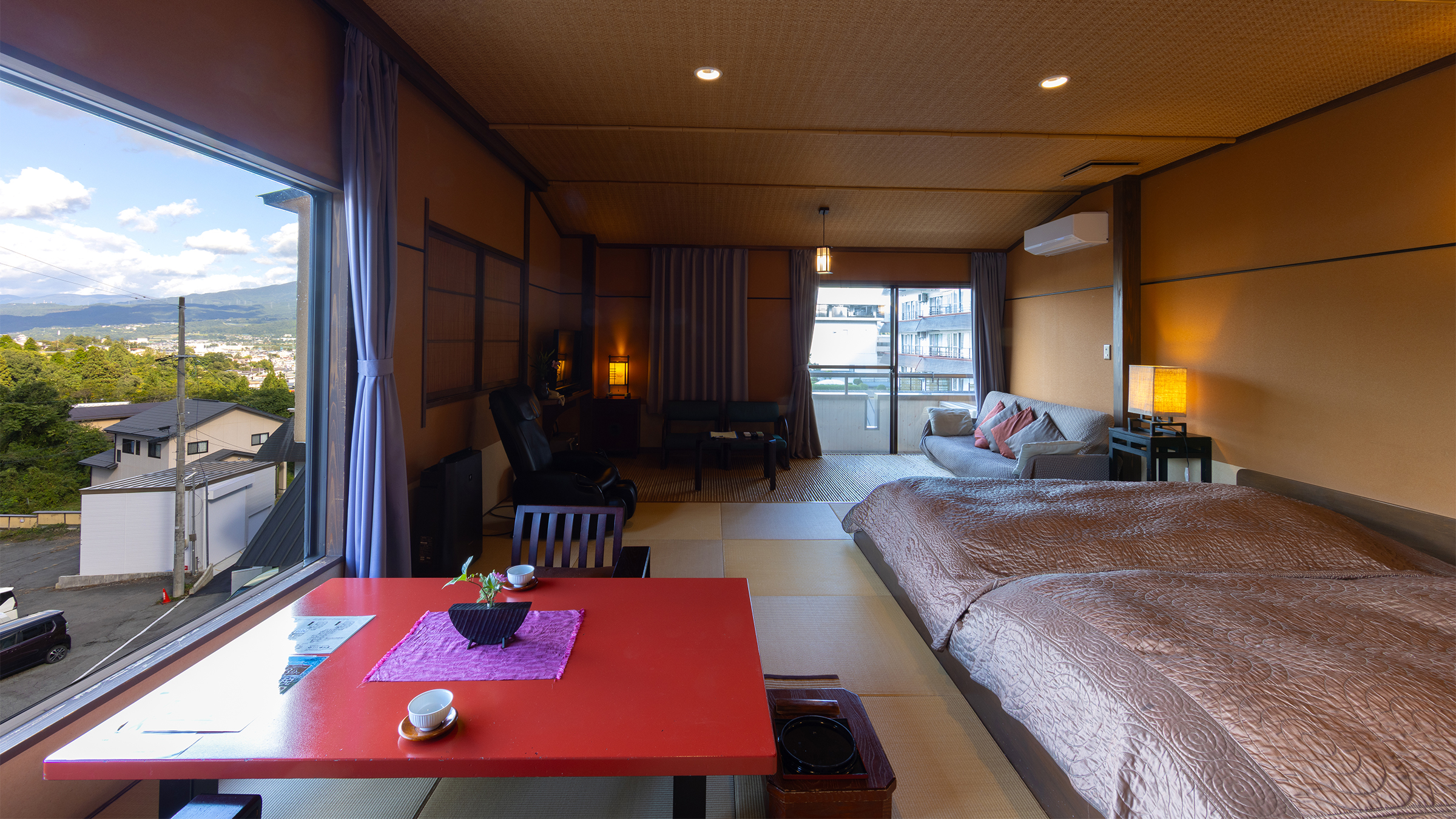 ＜源泉かけ流し＞展望内風呂付客室［山吹彩ーやまぶきいろ］16.5畳＋8畳リビング