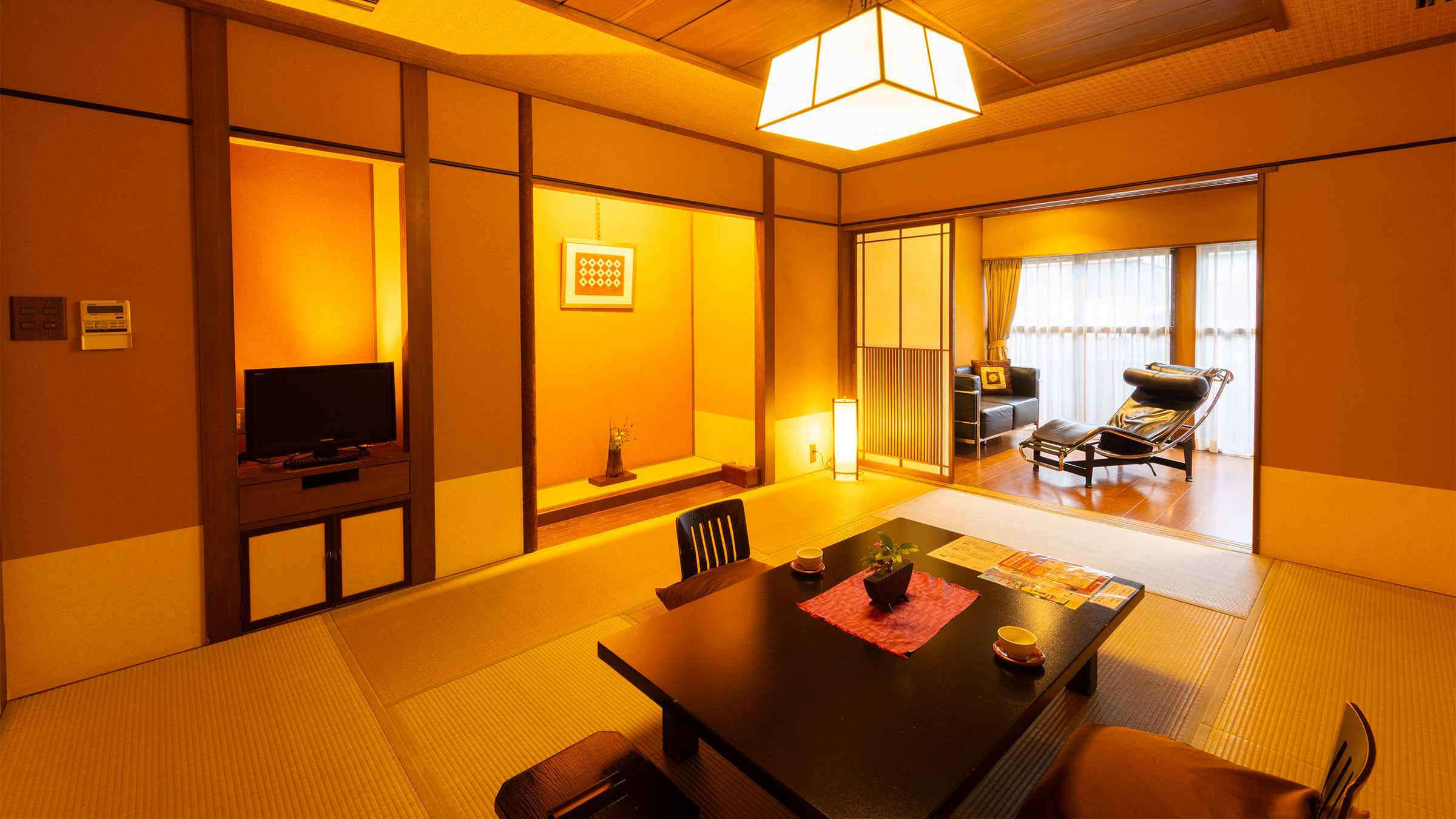 ＜源泉かけ流し＞半露天風呂付客室［浅黄彩－あさぎいろ］［紺碧彩－こんぺきいろ］10畳+6畳