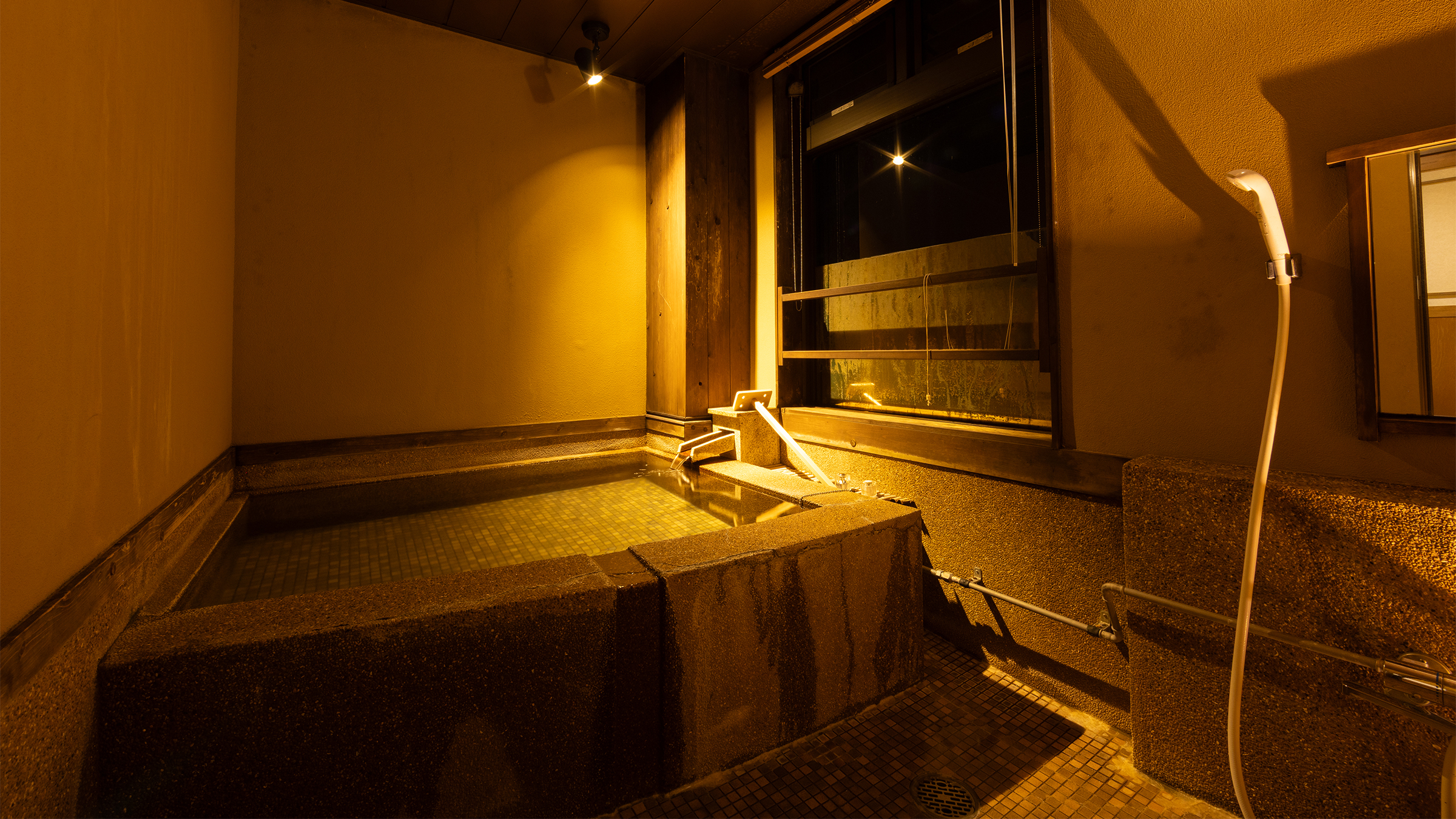 ＜源泉かけ流し＞展望内風呂付客室［山吹彩ーやまぶきいろ］16.5畳＋8畳リビング