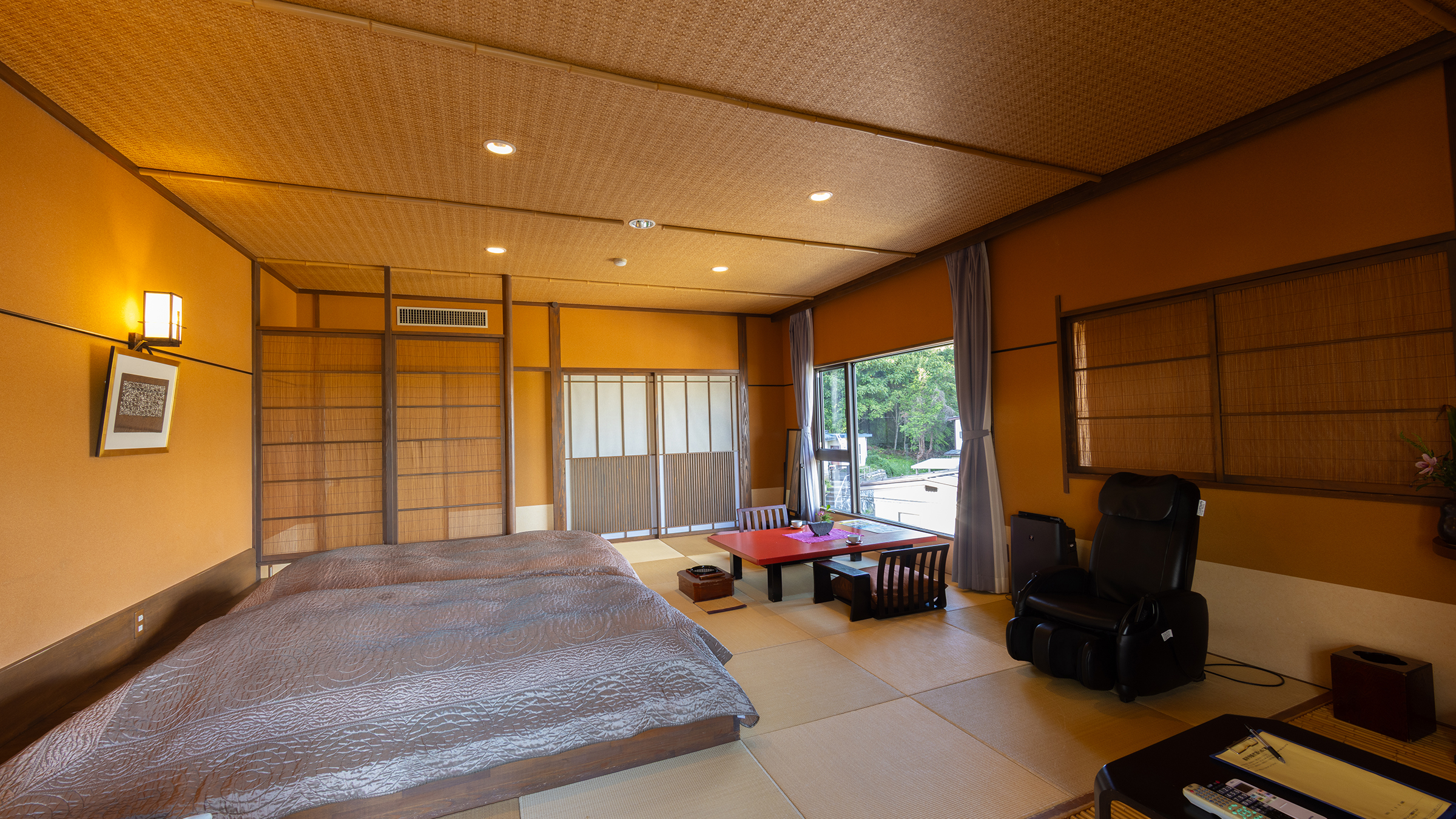 ＜源泉かけ流し＞展望内風呂付客室［山吹彩ーやまぶきいろ］16.5畳＋8畳リビング