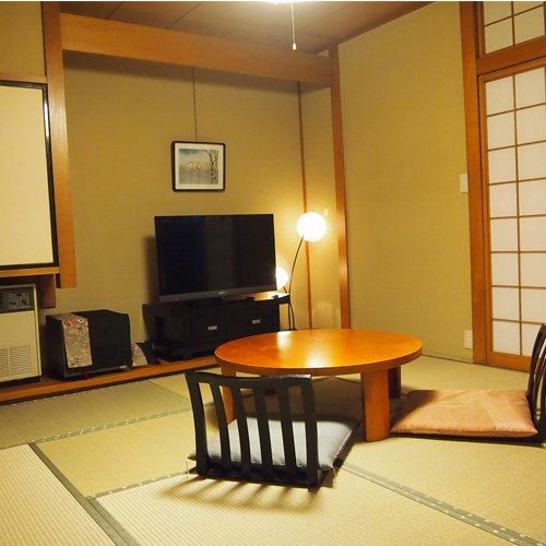 Kamar tamu tipe 8 tatami