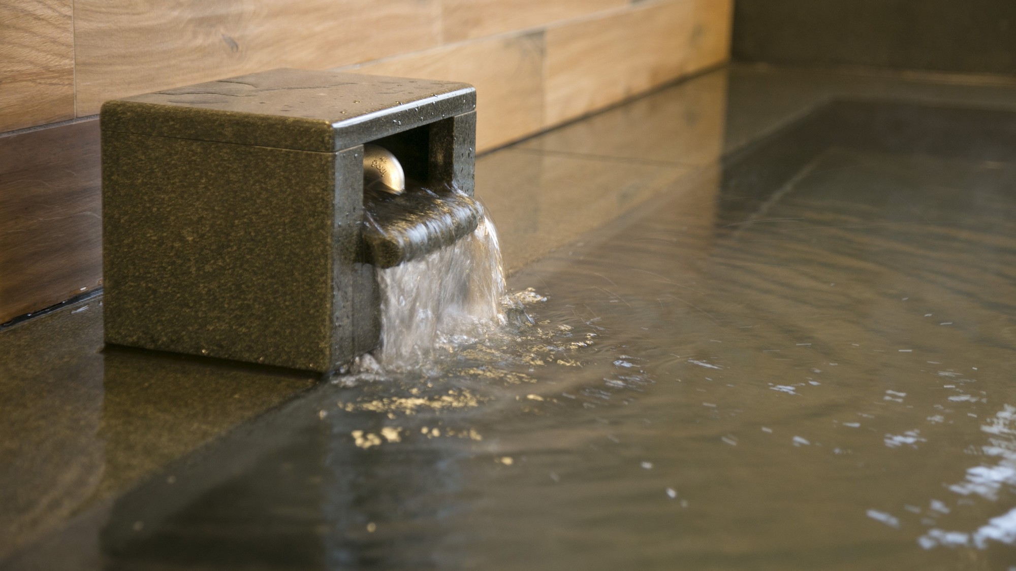 【素泊り】カップル専用プラン［シモンズセミダブルベッド］