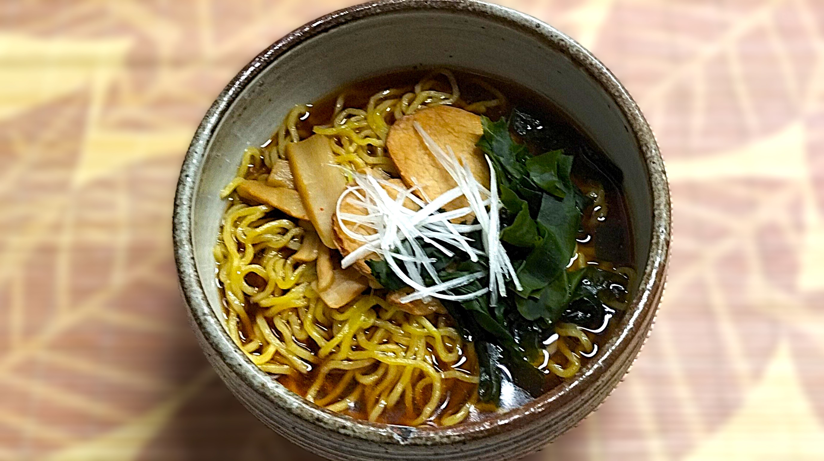 花々亭　営業時間【18：00～21：30】　煮干しラーメン