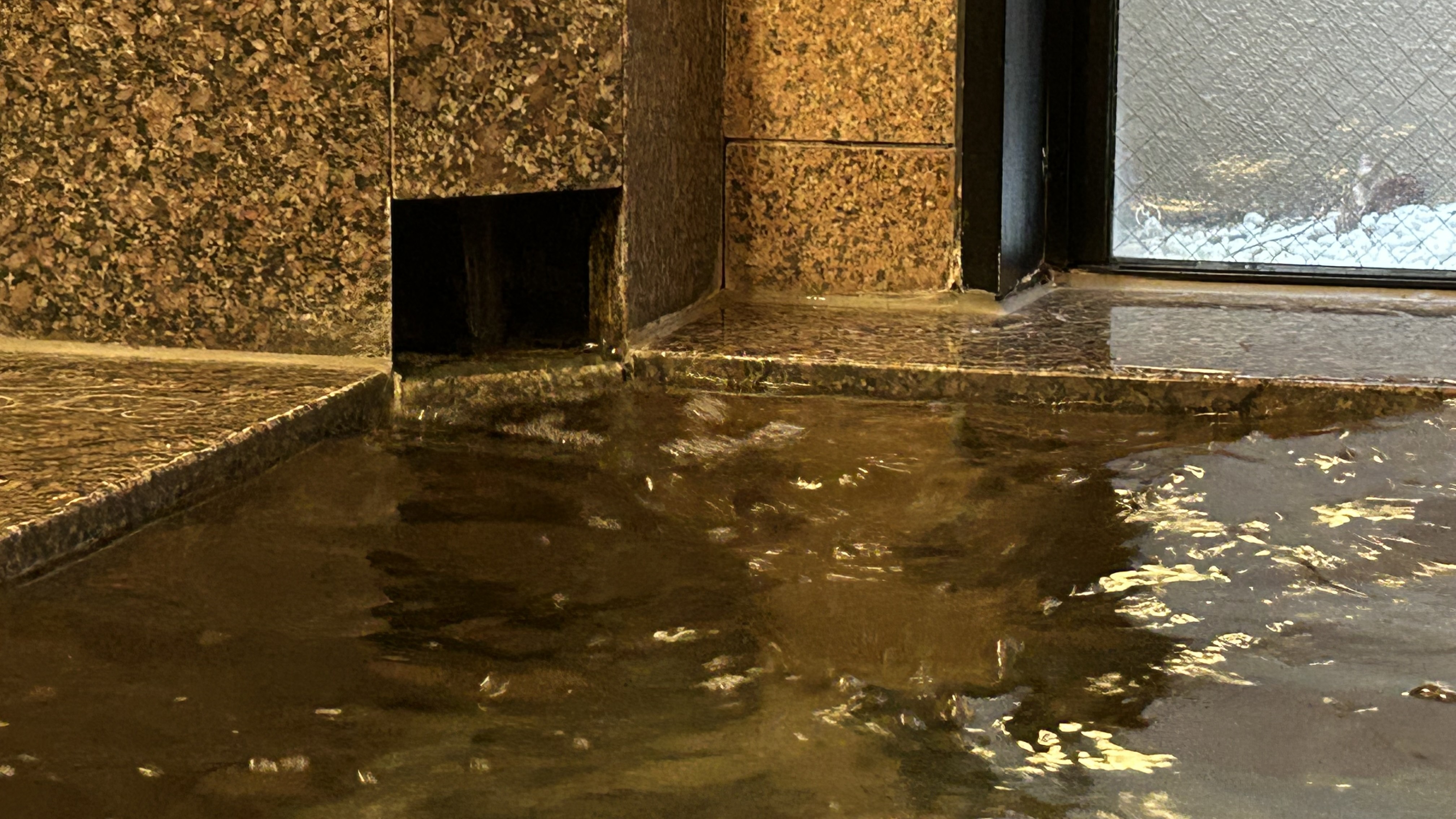 女性大浴場　営業時間【15：00～2：00　5：00～10：00】