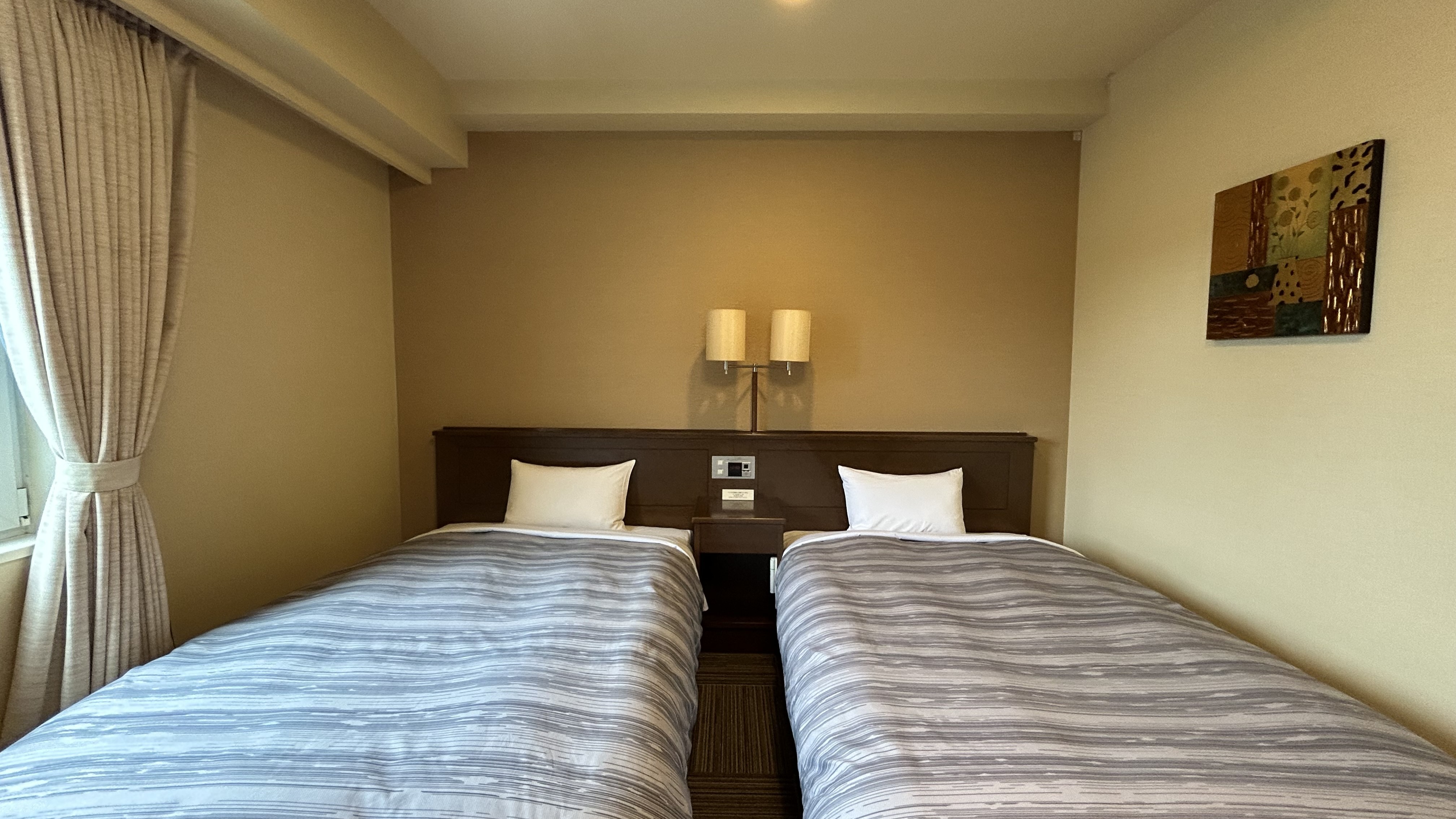 スタンダードツイン　ベッド幅120&times;192　20平米