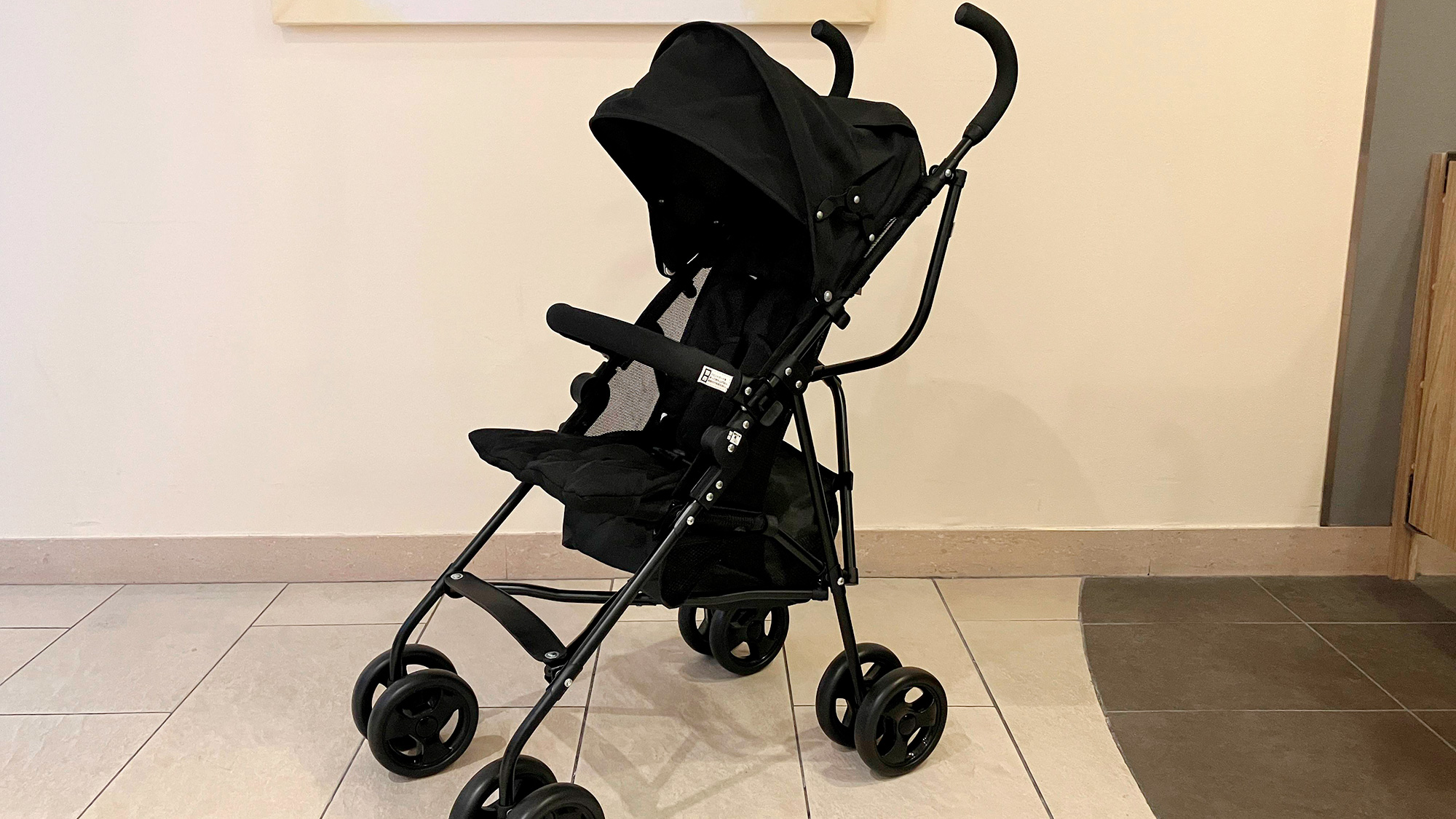 小さなお子様をお連れのご家族に嬉しいベビーカーも貸出可能。