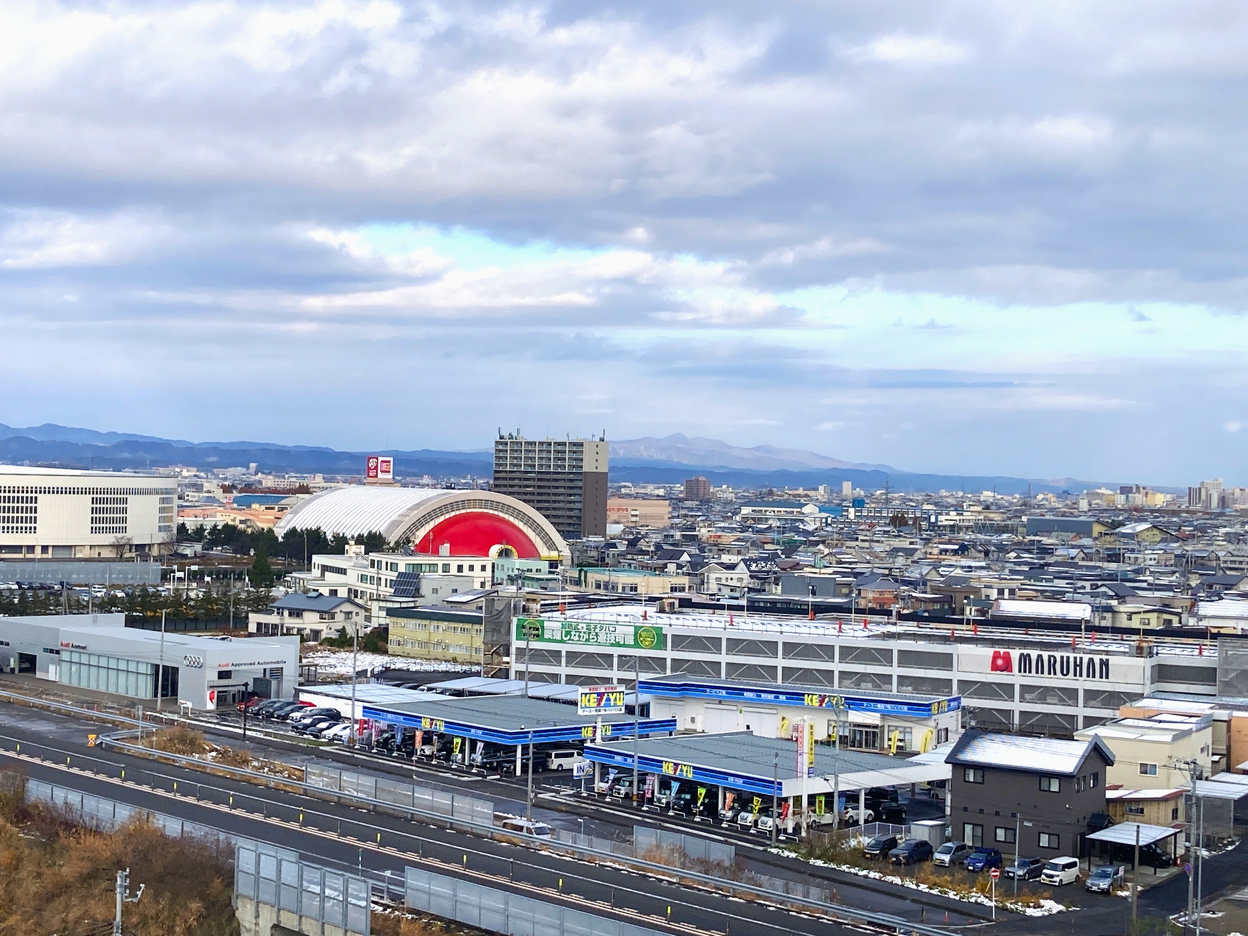 【西側客室風景】市街地側となります