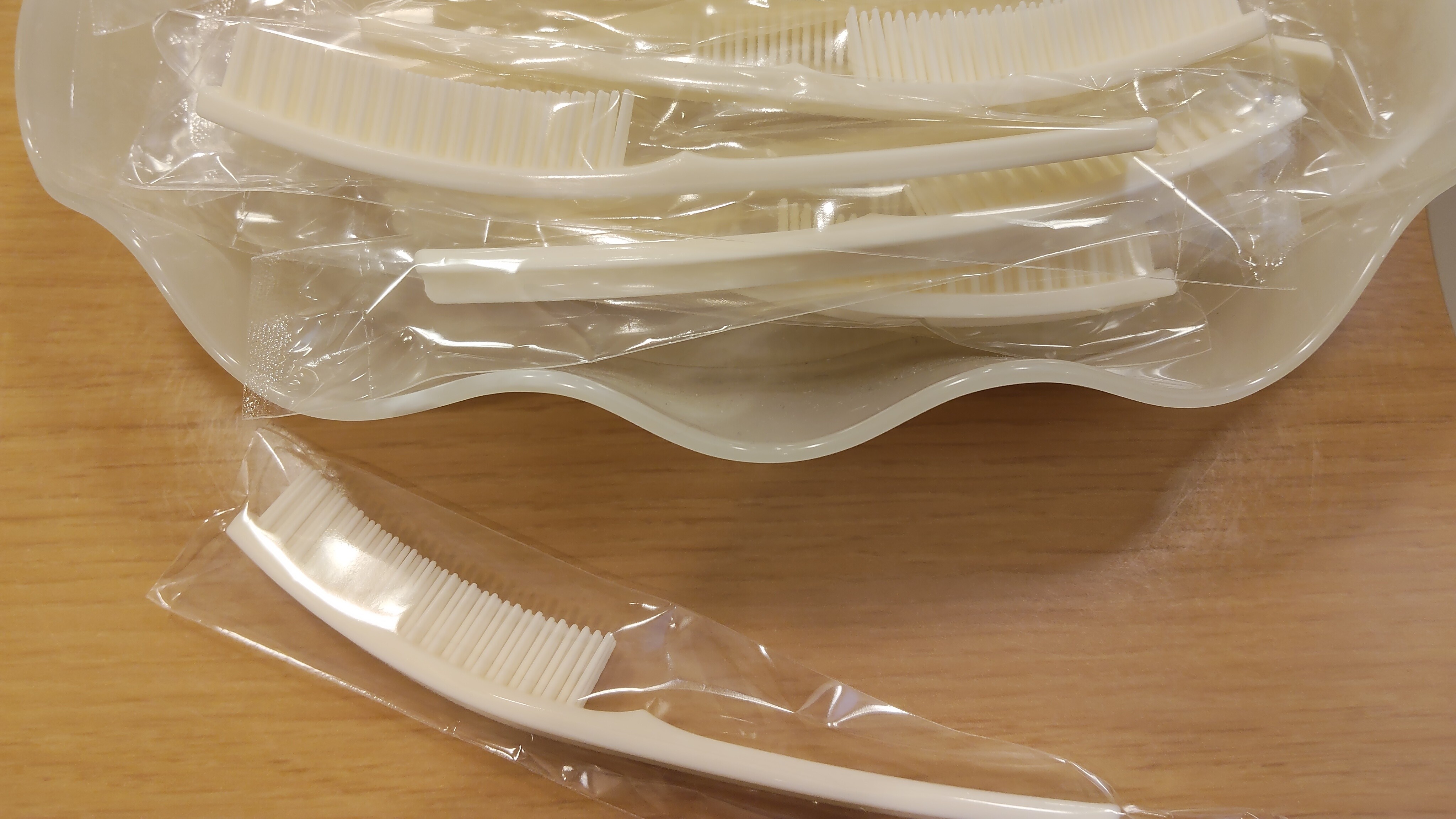 【女性用大浴場アメニティ②・ヘアブラシ】