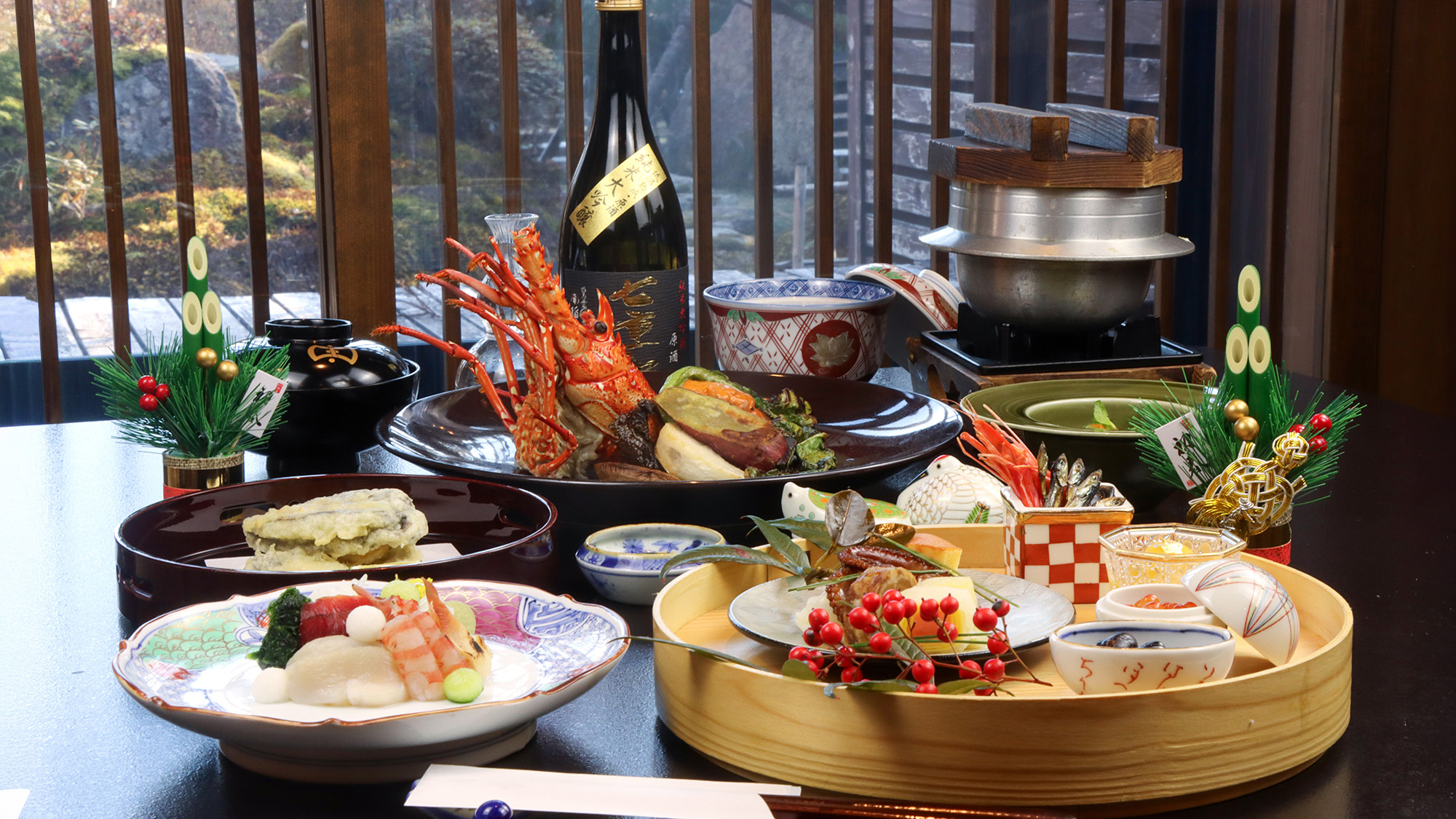 #お正月料理　限定の正月料理をお召し上がりください