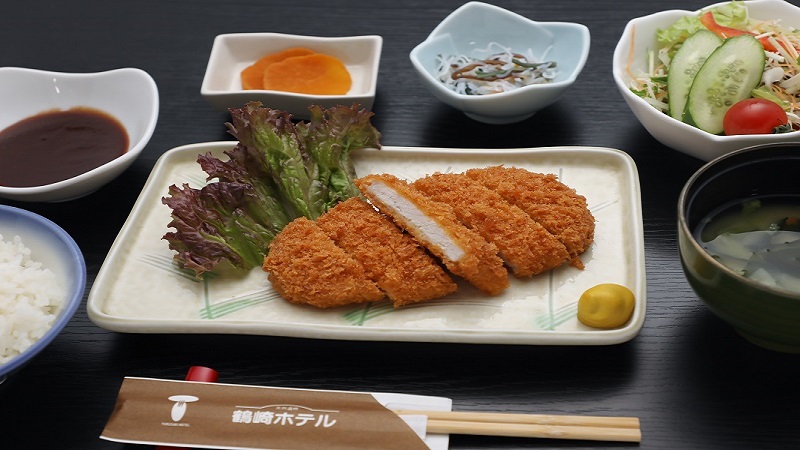 ミネラルウォーター1本プレゼント!【1泊2食付】 朝食バイキング＋夕食日替り定食