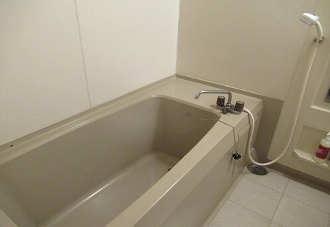 ツインと和室のお部屋はバス･トイレ別となり、ゆったり浸かれます☆お部屋のお風呂も温泉成分が含まれます