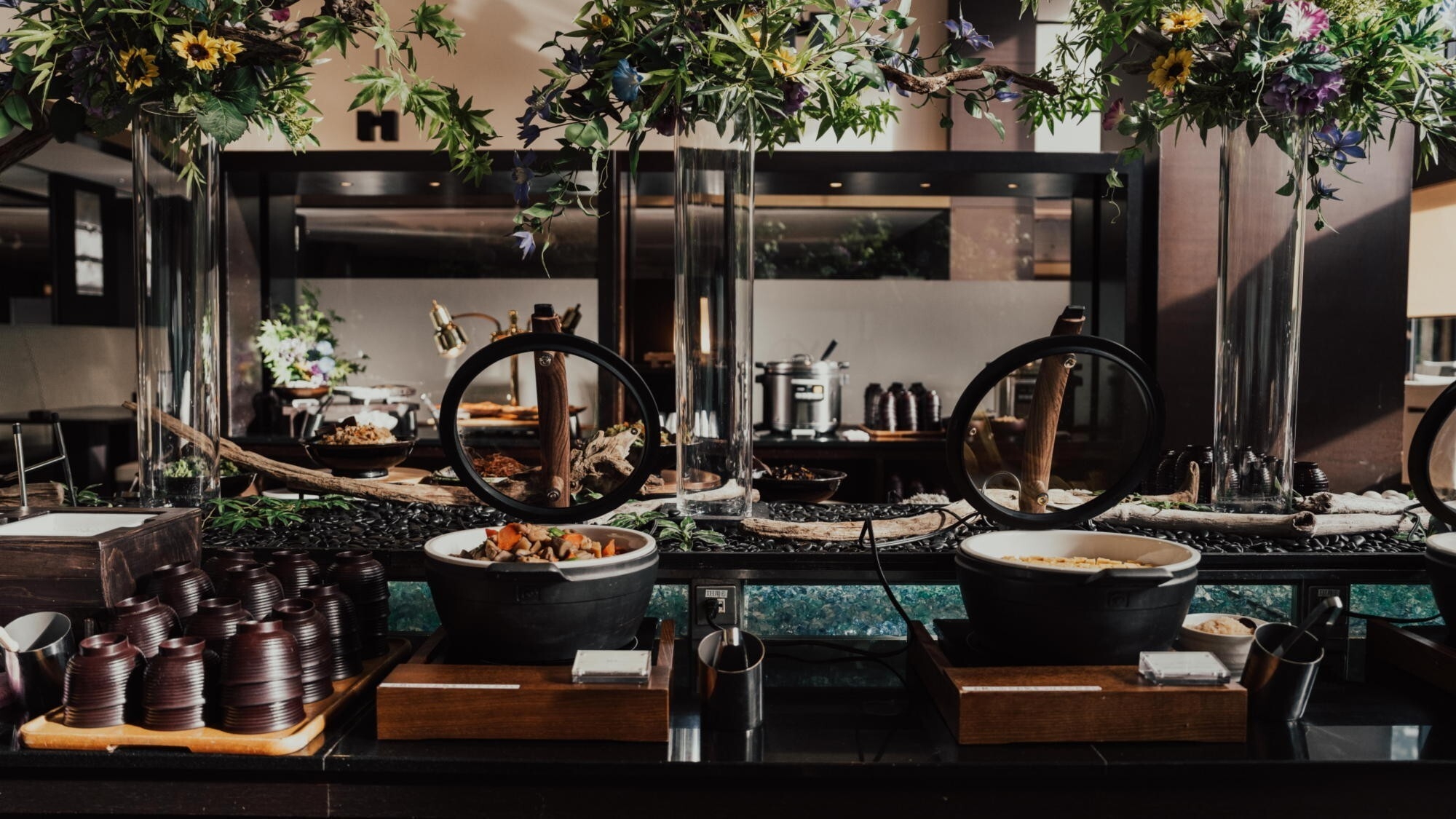 【当日限定特価】思い立ったら箱根へGO！水辺のダイニングで迎える優雅な朝の和洋ブッフェ