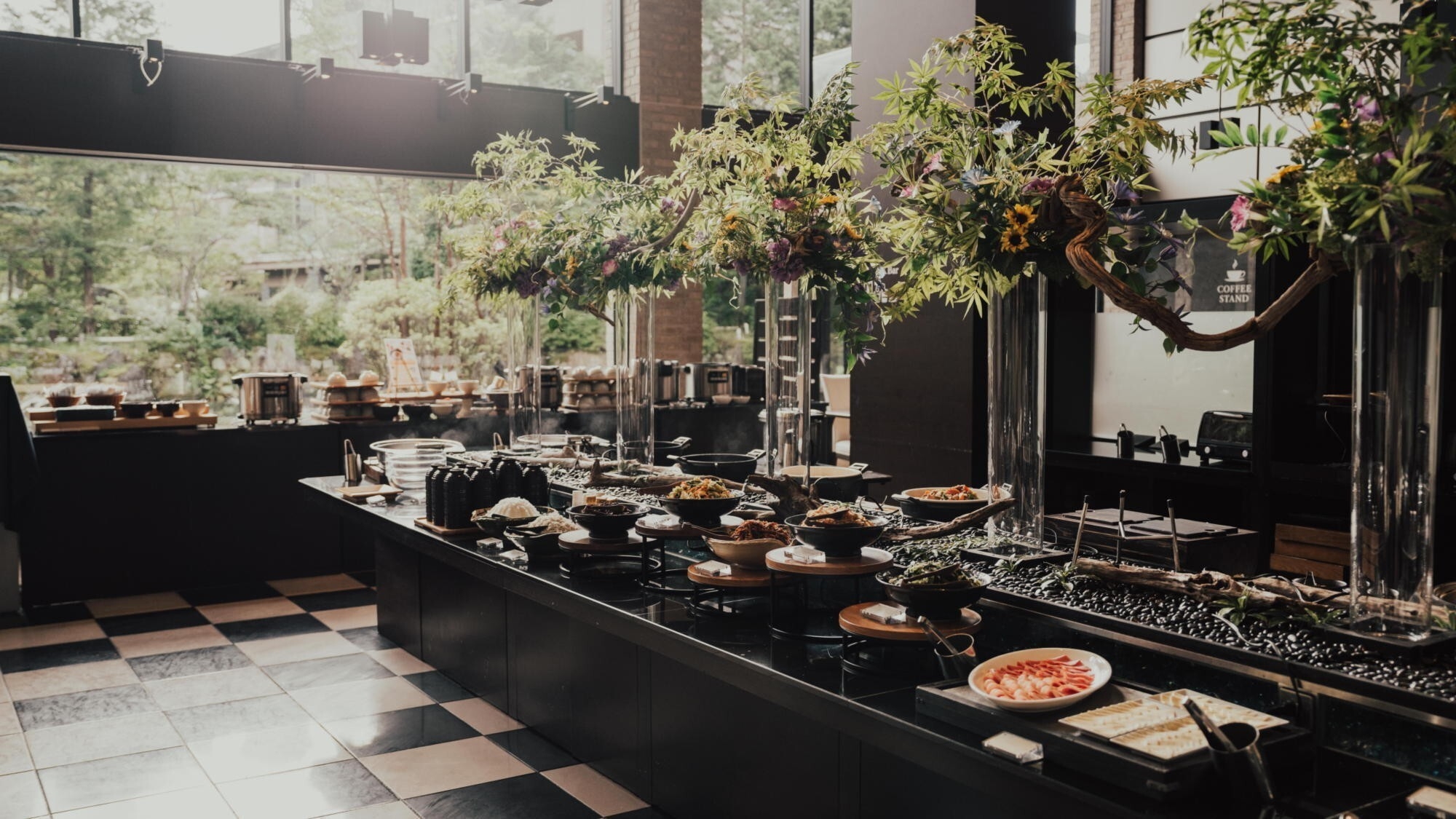 【レイトチェックアウト】カップル・夫婦におすすめ！温泉＆自慢のブッフェを満喫する箱根旅／17:20