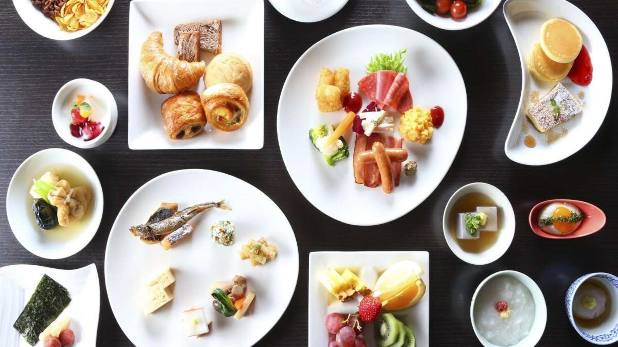 【朝食ブッフェ】和洋を取り揃えた自慢のお料理をお楽しみください。