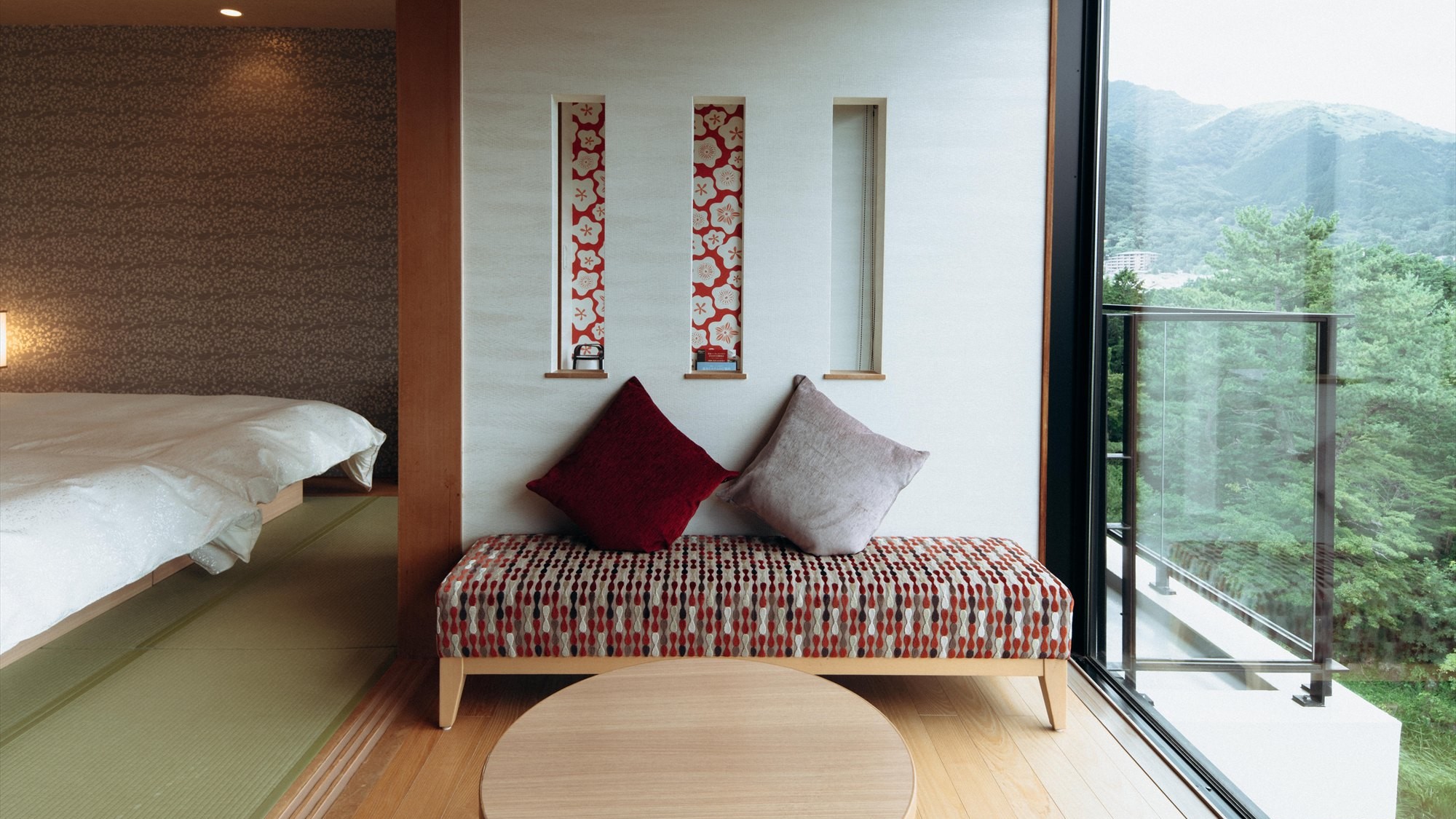 【和モダンツインルーム46平米】畳の温もりとベッドの快適さを融合されたお部屋