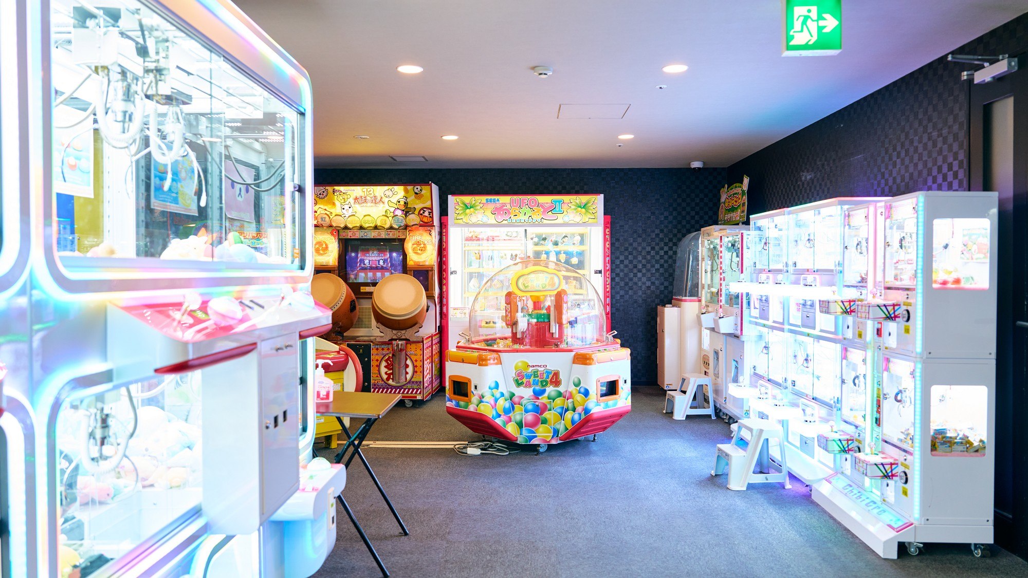 【ゲームコーナー】懐かしさと楽しさが詰まった空間で、ご家族やご友人と一緒にお楽しみください。