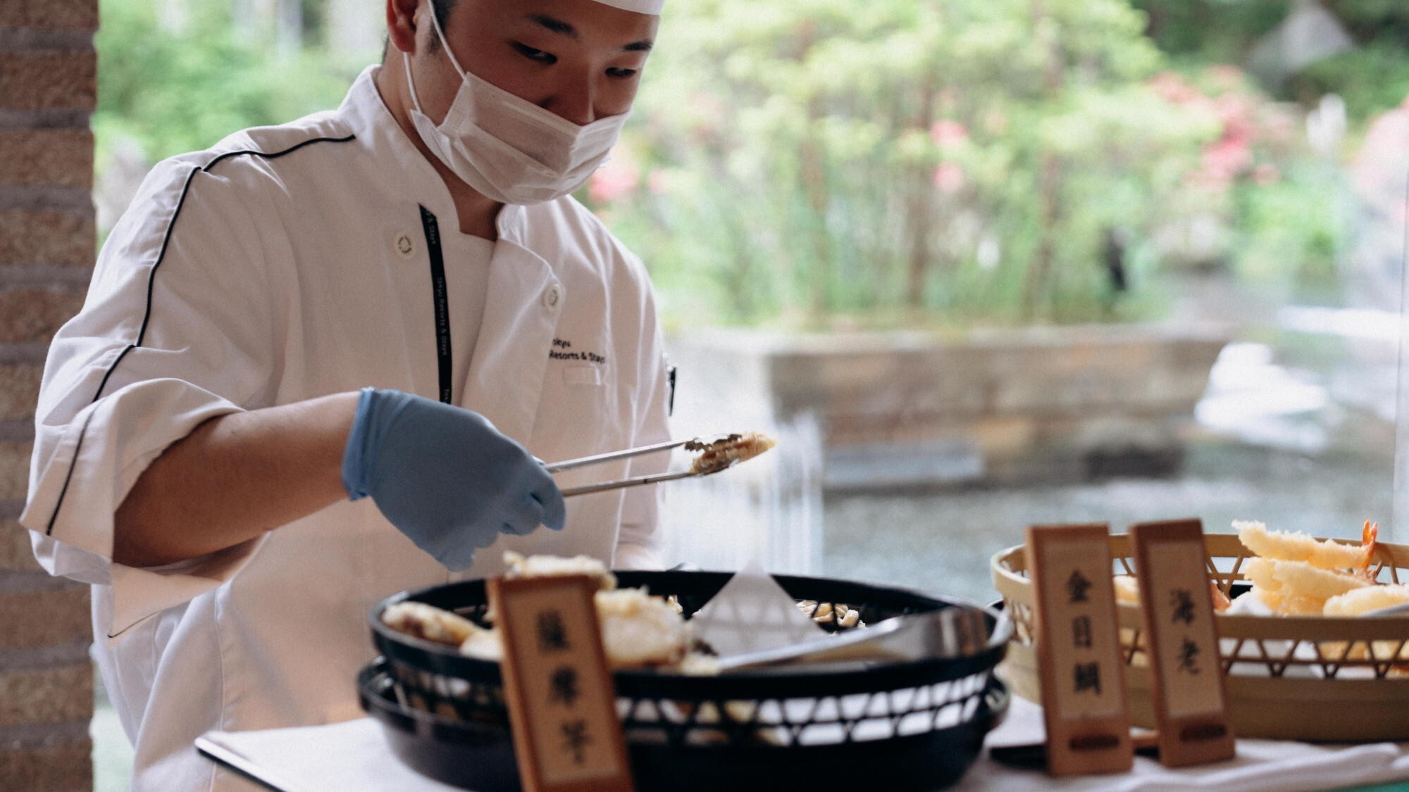 【季節のグルメブッフェ】メインはライブキッチンにてご用意しております。※写真はイメージです