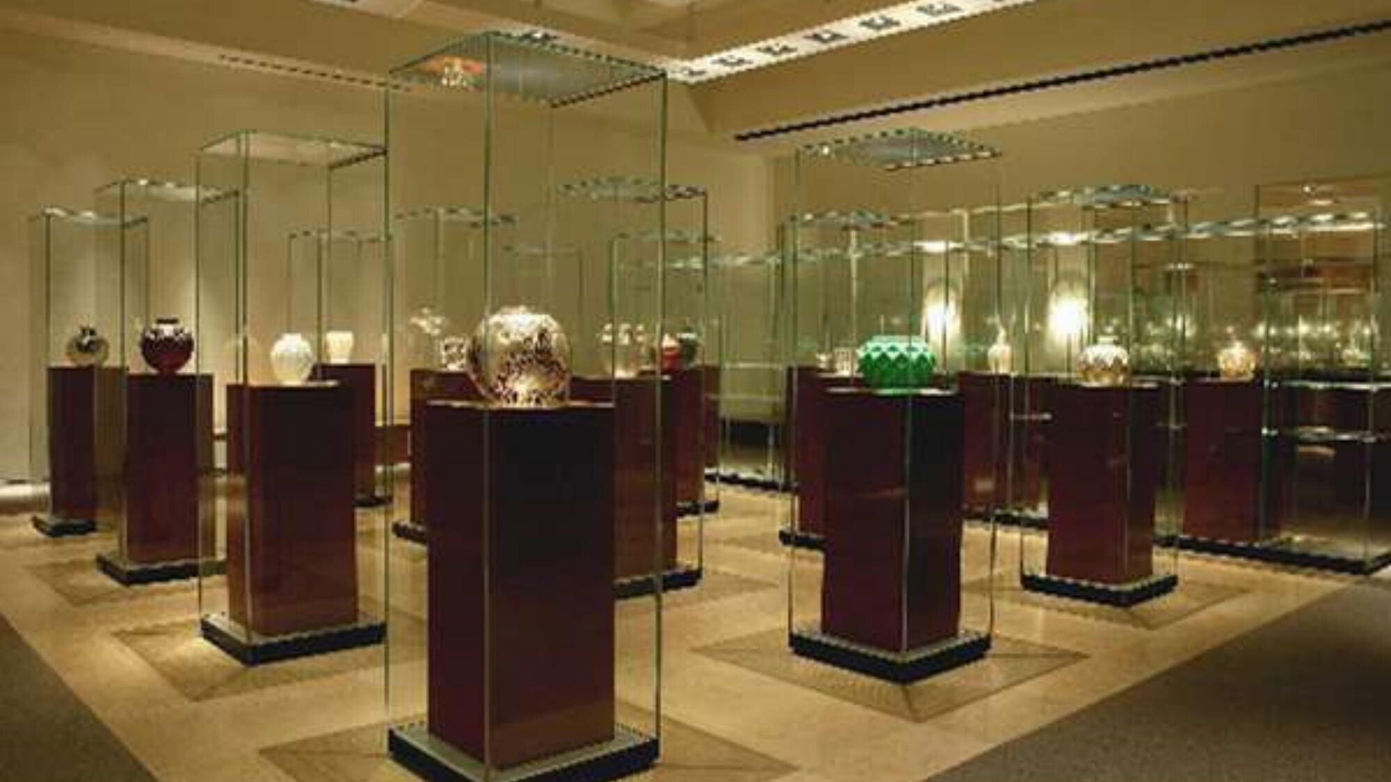 【箱根ラリック美術館】当館より徒歩約5分