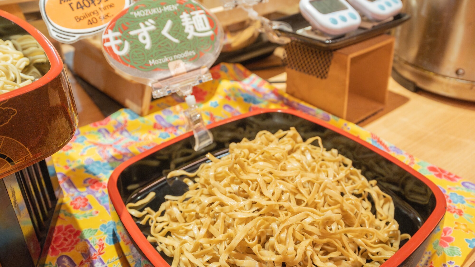 ツルっとした食感が楽しい、珍しいもずく麺