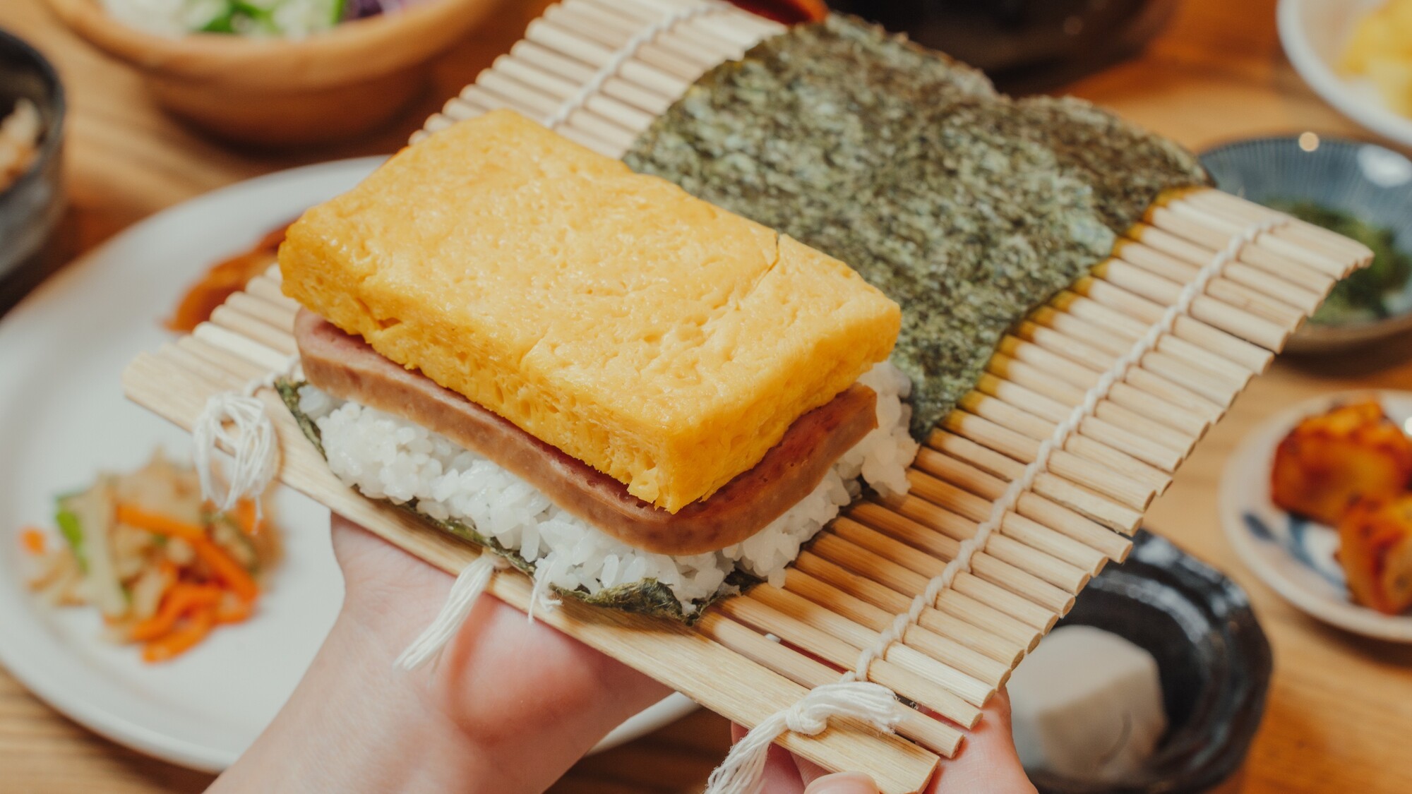 手作りのワクワクが詰まった、朝だけの特別なポーク玉子おにぎり