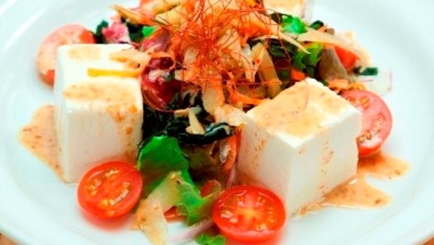 夕食メニュー：豆腐サラダ