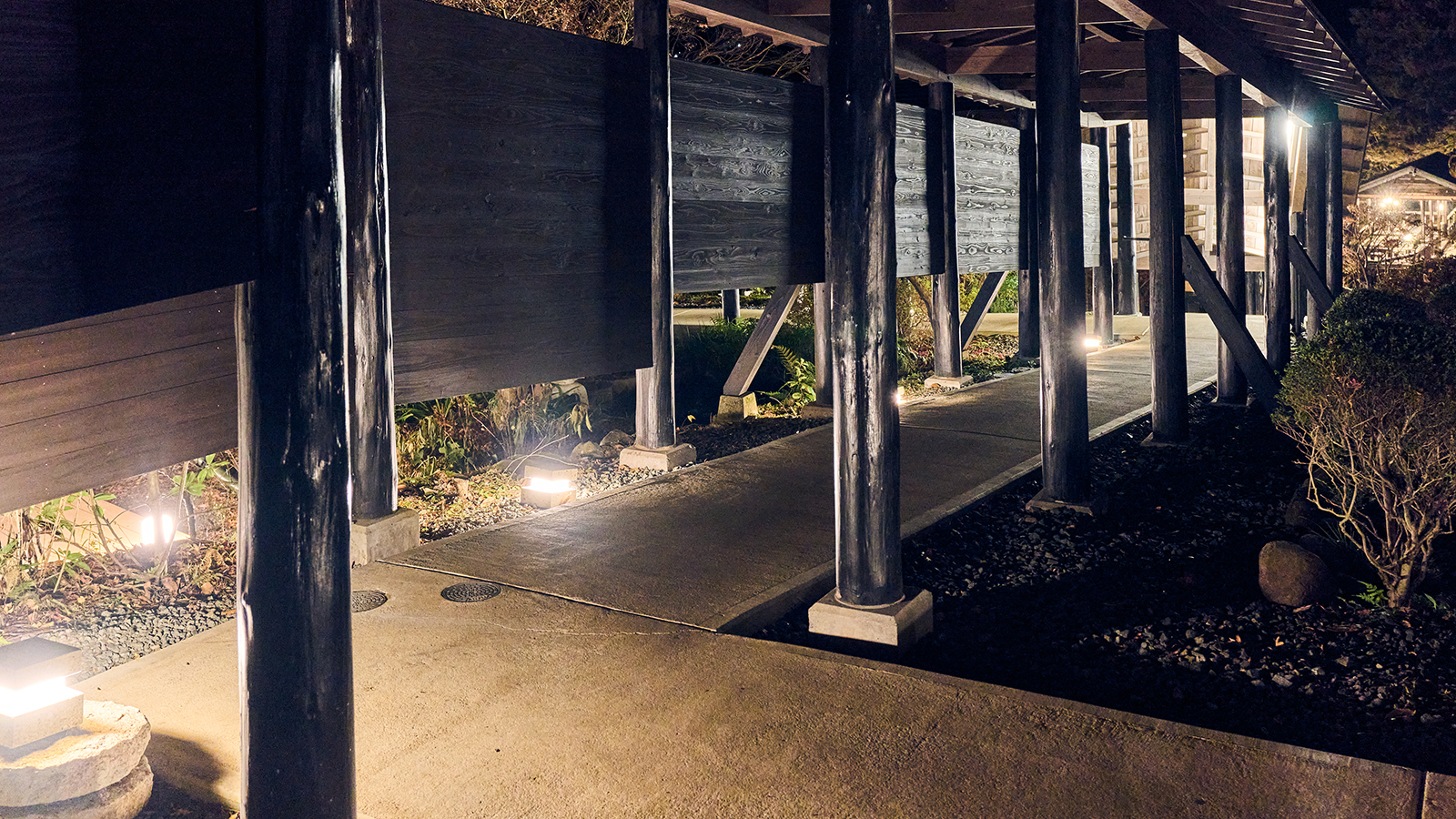 【館内】夜の回廊