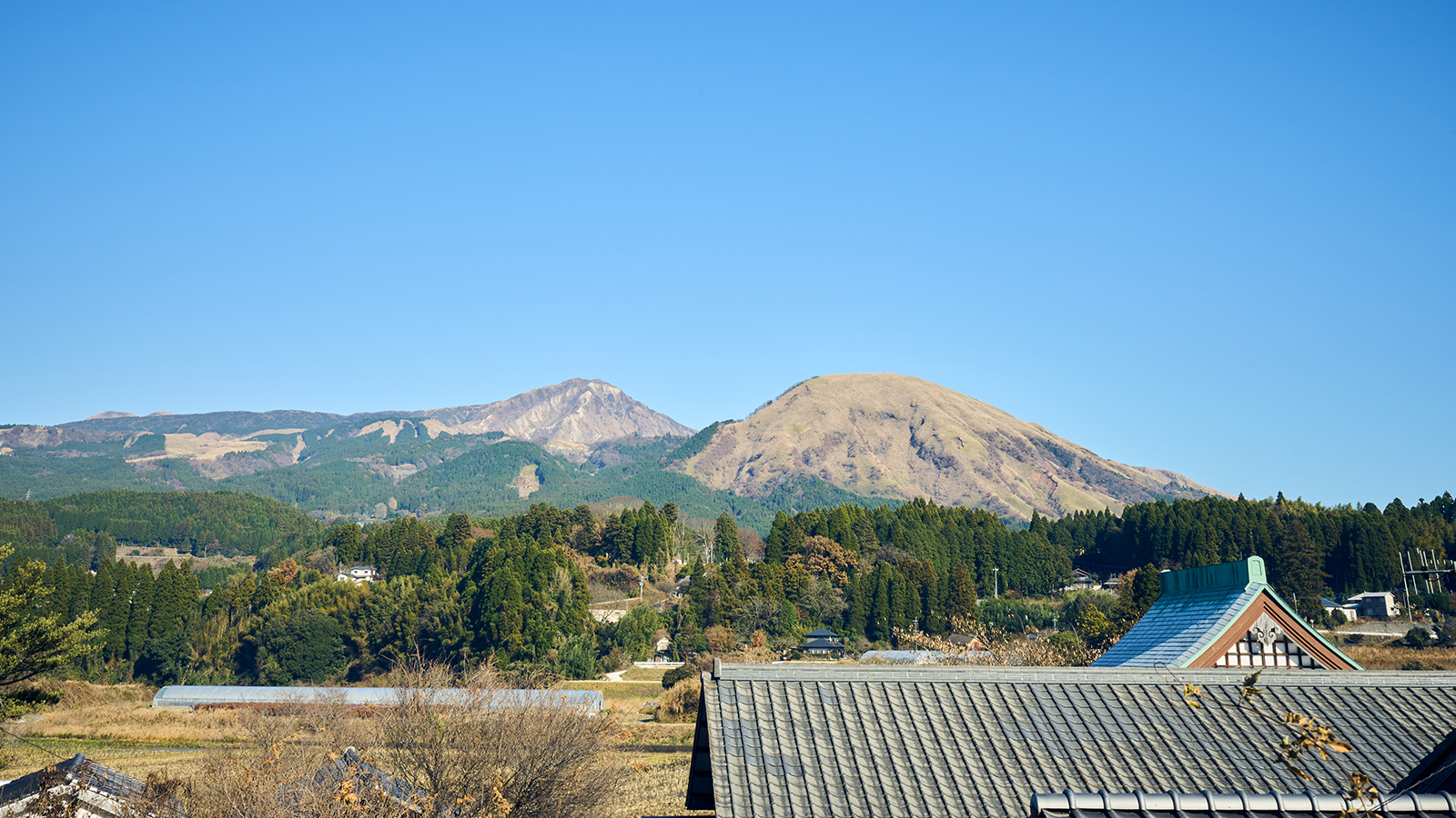 南阿蘇の山々に囲まれたお宿です