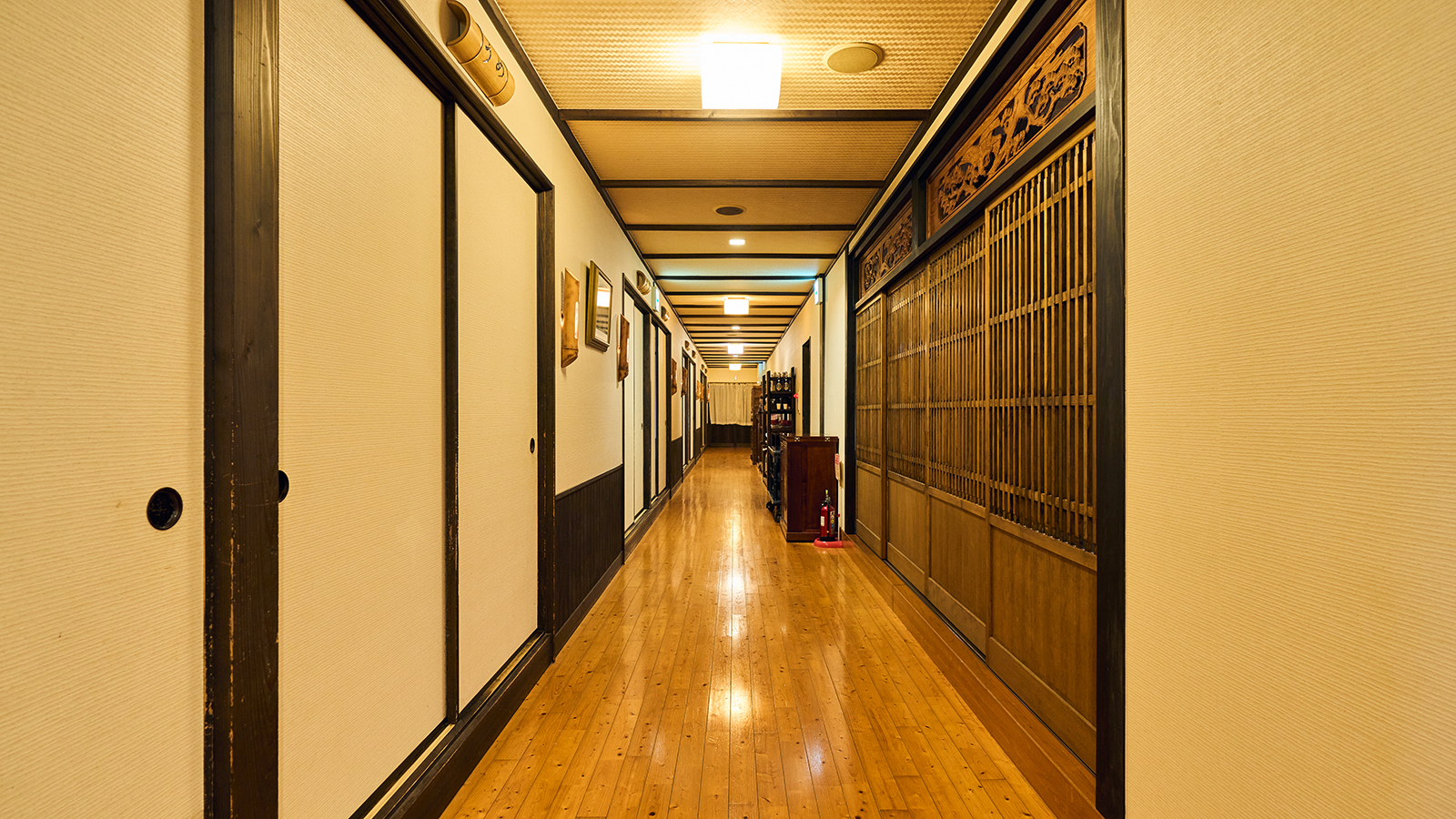 【施設】お食事処　廊下