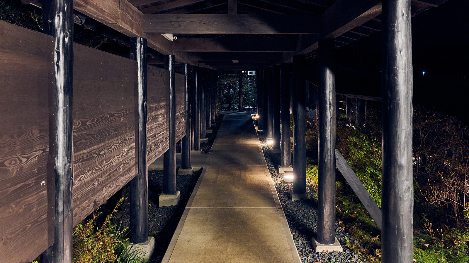 【館内】夜の回廊