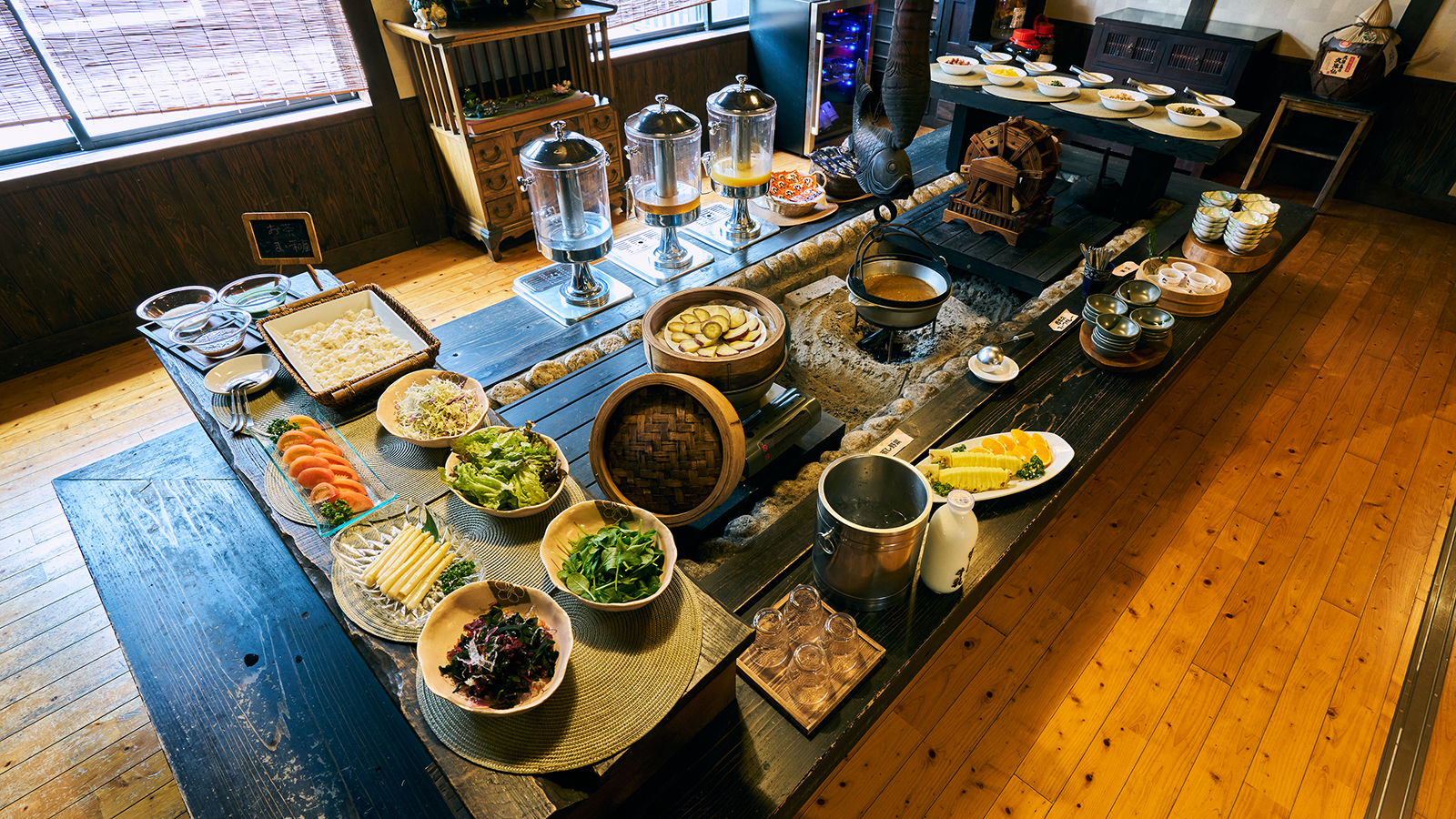 朝食　サラダバー　一例