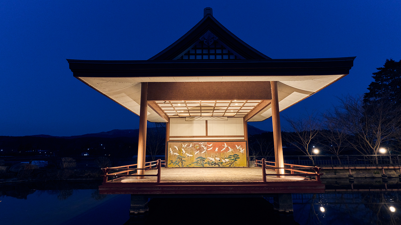【施設】闇夜に浮かぶ神楽殿