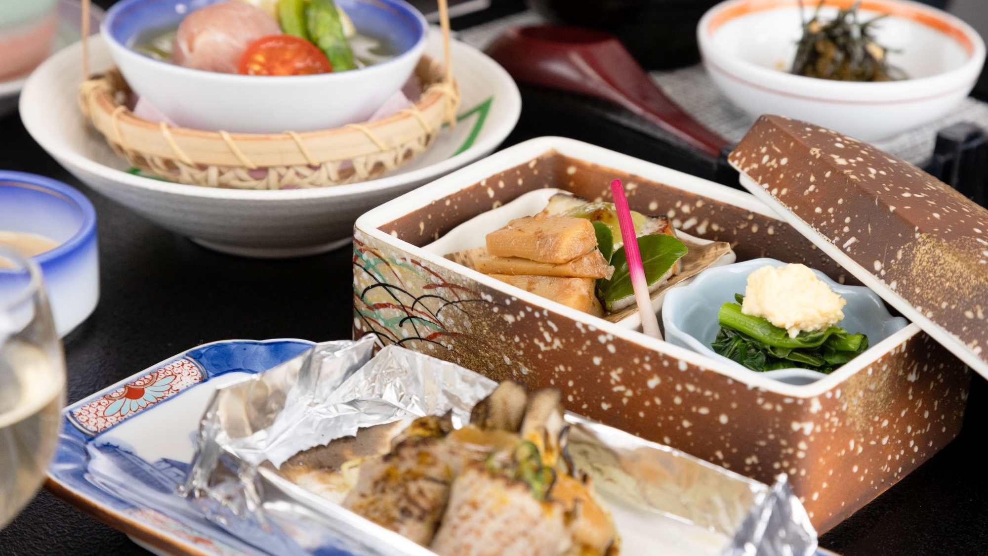 ＜朝・夕ともにお部屋食＞温泉旅館でお籠りステイ♪料理長おすすめプラン〜料理11品〜