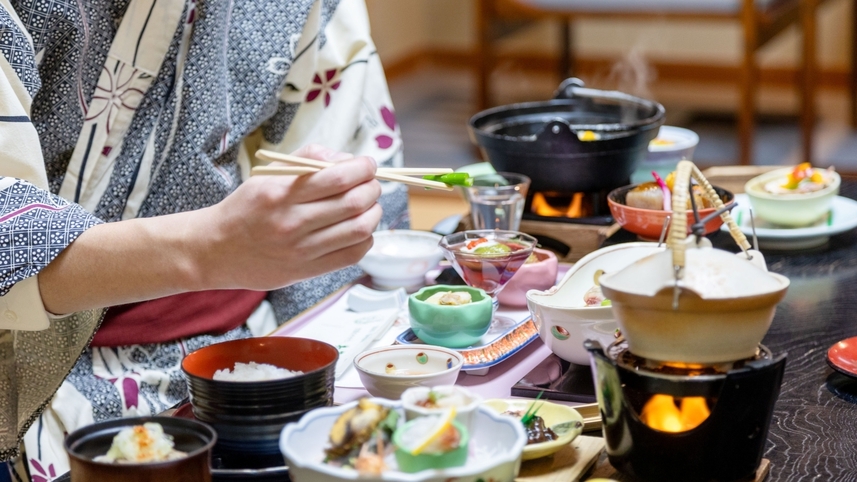 【24時間ステイA】チェックイン10時からOK！天然温泉×夕食はお部屋食でゆったりプラン＜3食付＞