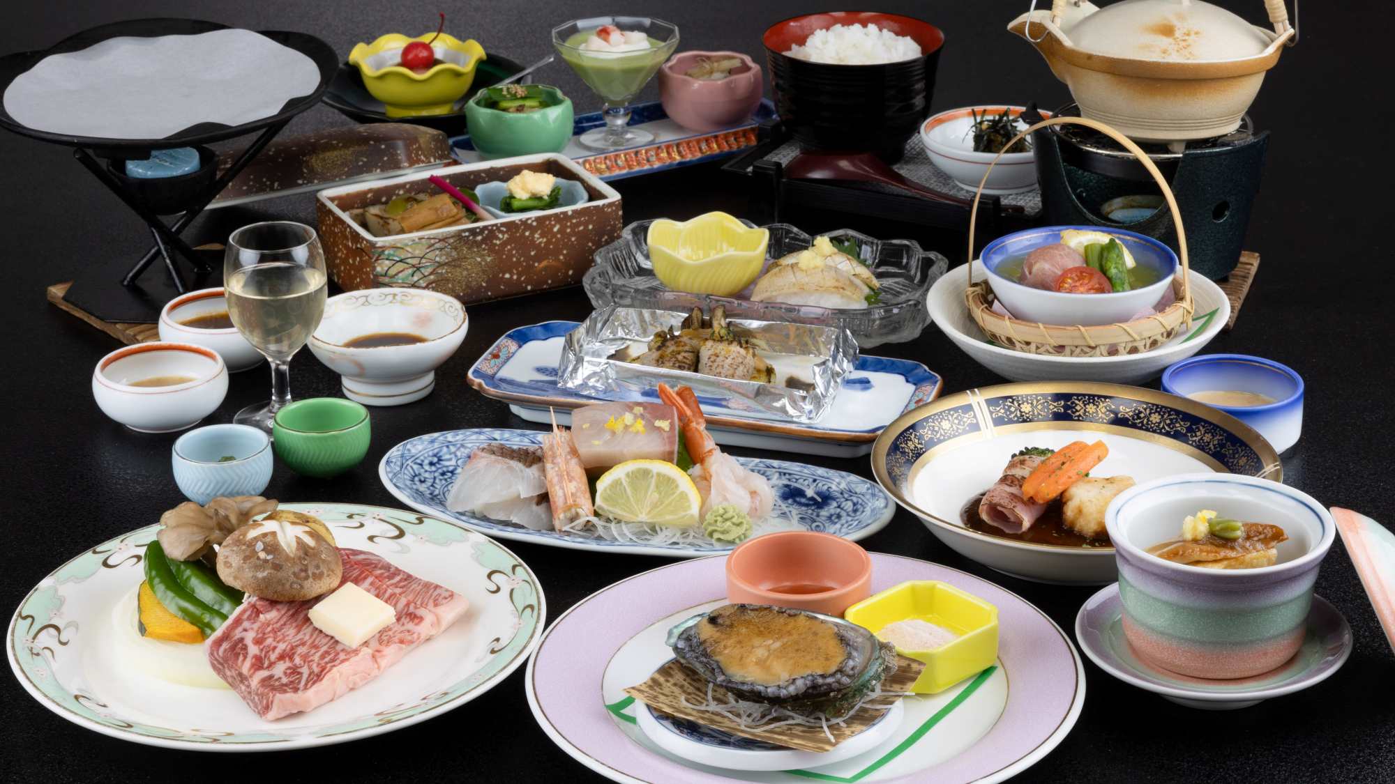 *【夕食一例】贅沢ご褒美プラン（鉄板焼き選択）：お肉も海鮮も、贅沢食材を心ゆくまでご堪能ください。