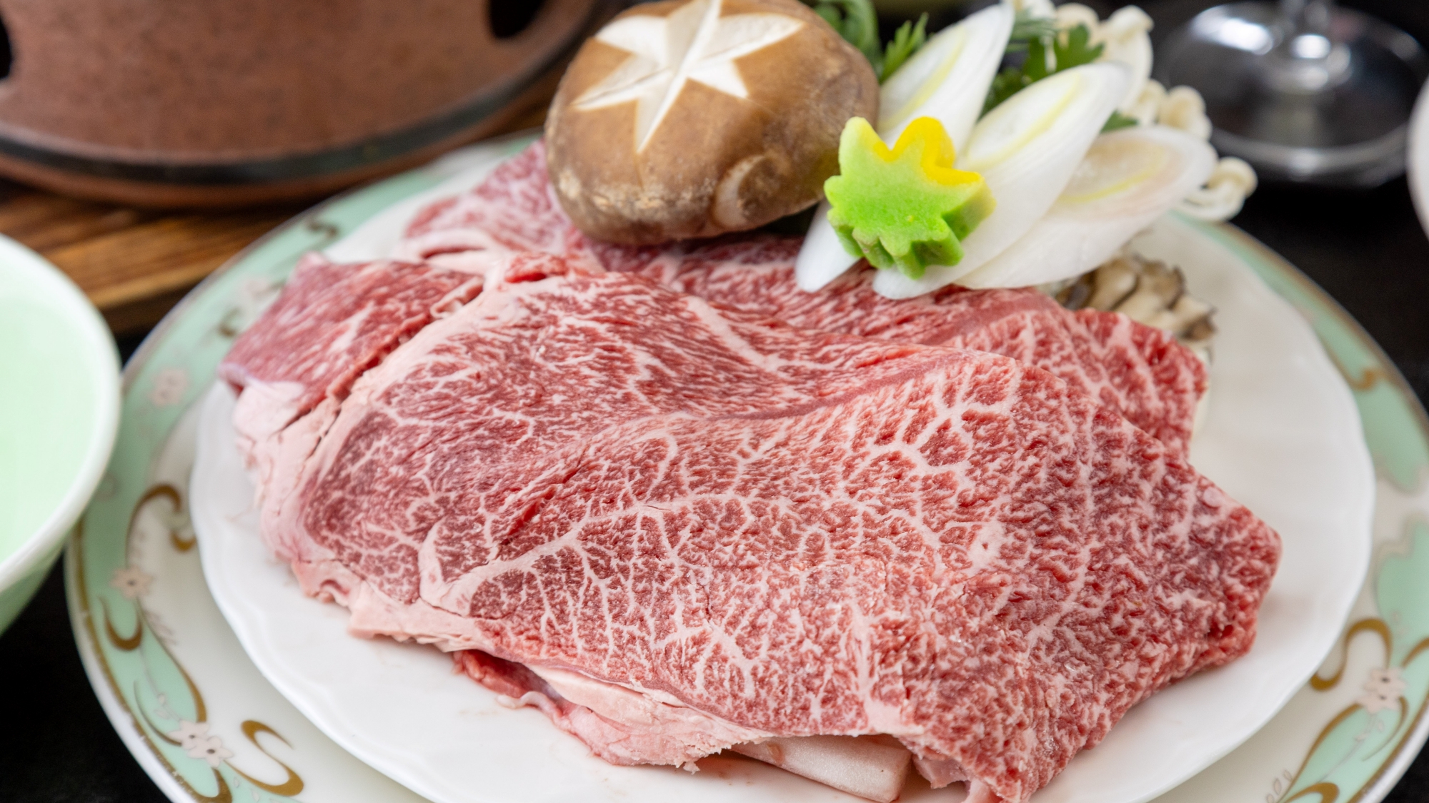 *地元の味覚を一皿に凝縮した、石川牛すき焼きで心ほどけるひとときを