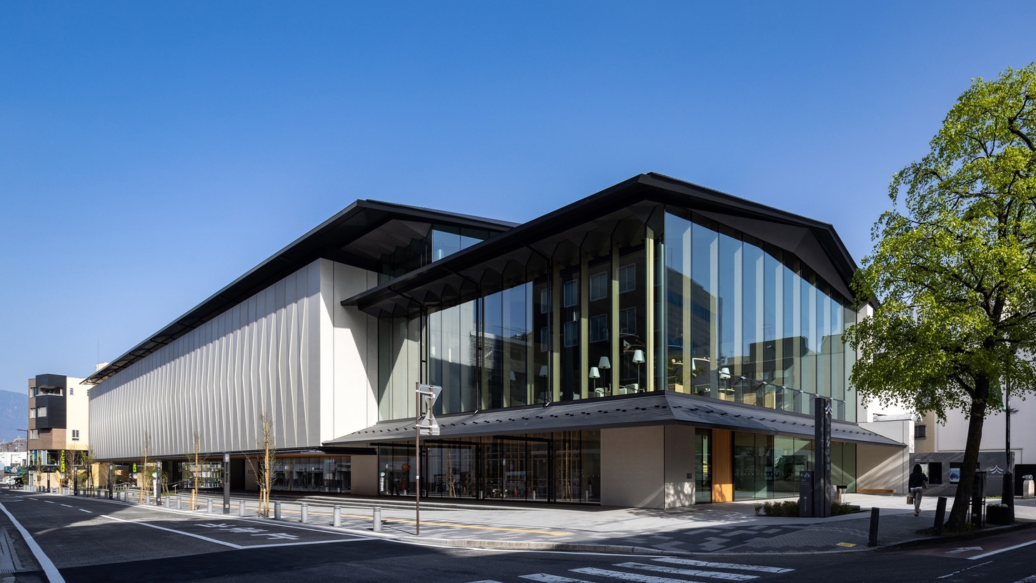 シニアにおすすめ！【松本城天守閣入場チケット付き】一泊二食バイキングプラン