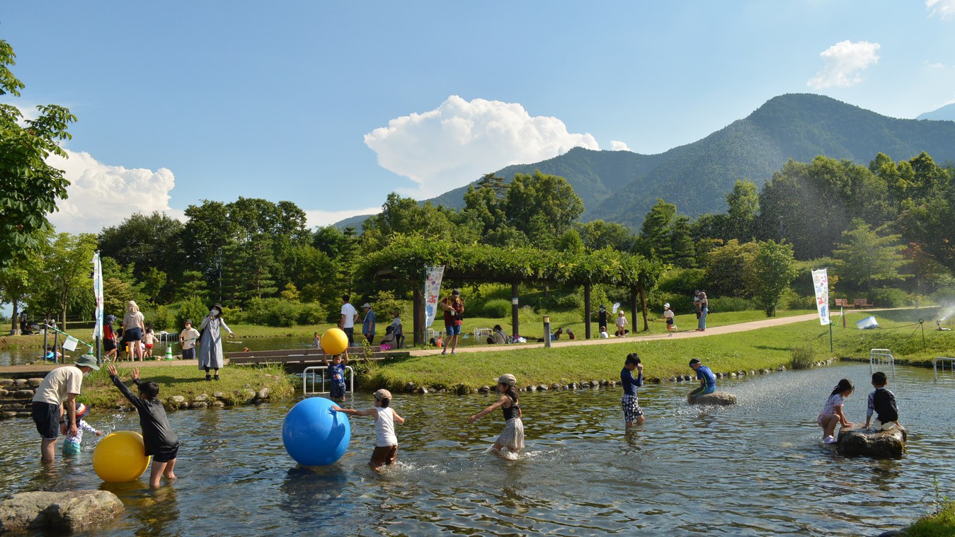 今が見頃！「国営アルプスあづみの公園」チケット付１泊２食バイキングプラン