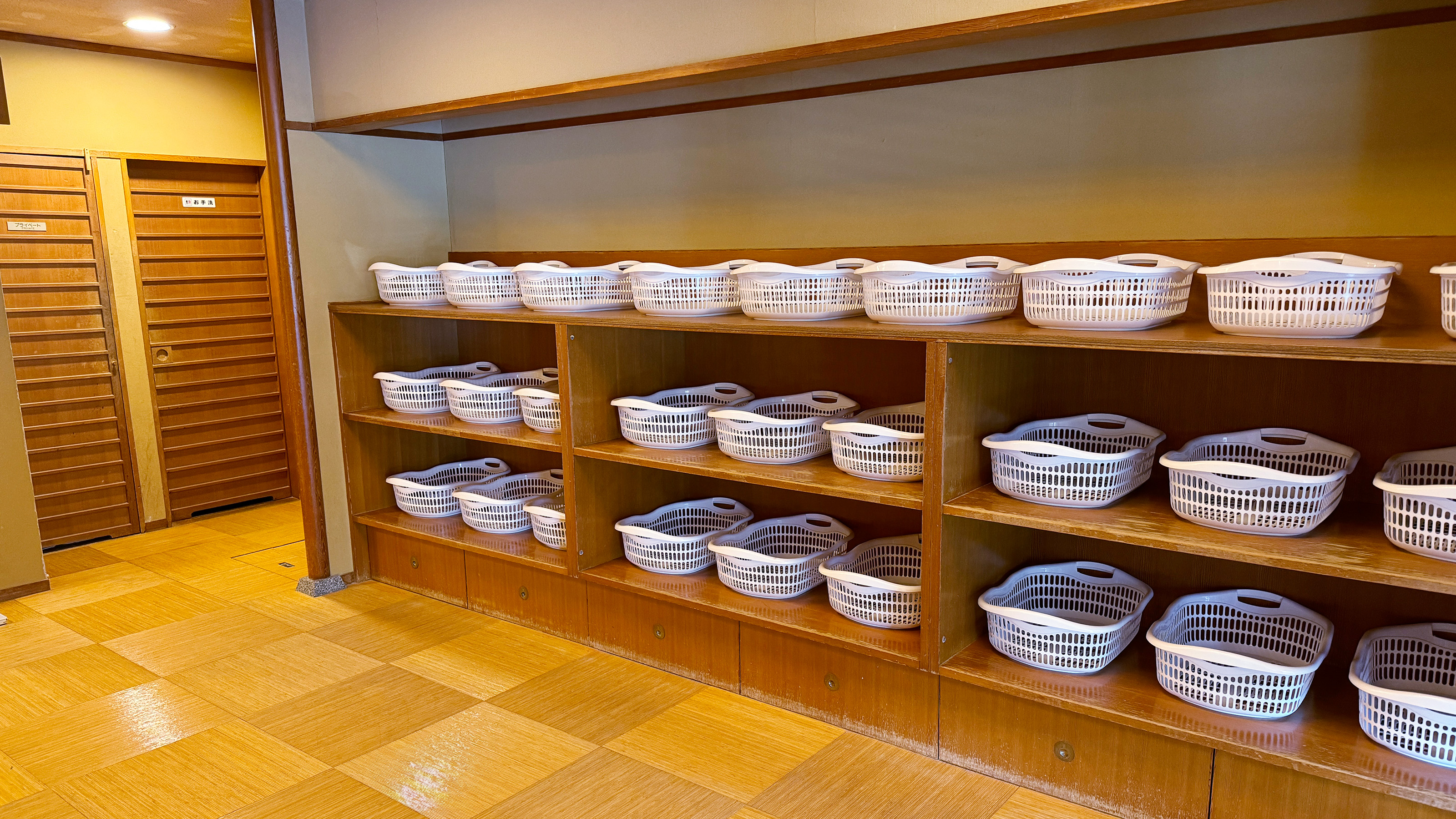 大浴場　脱衣場