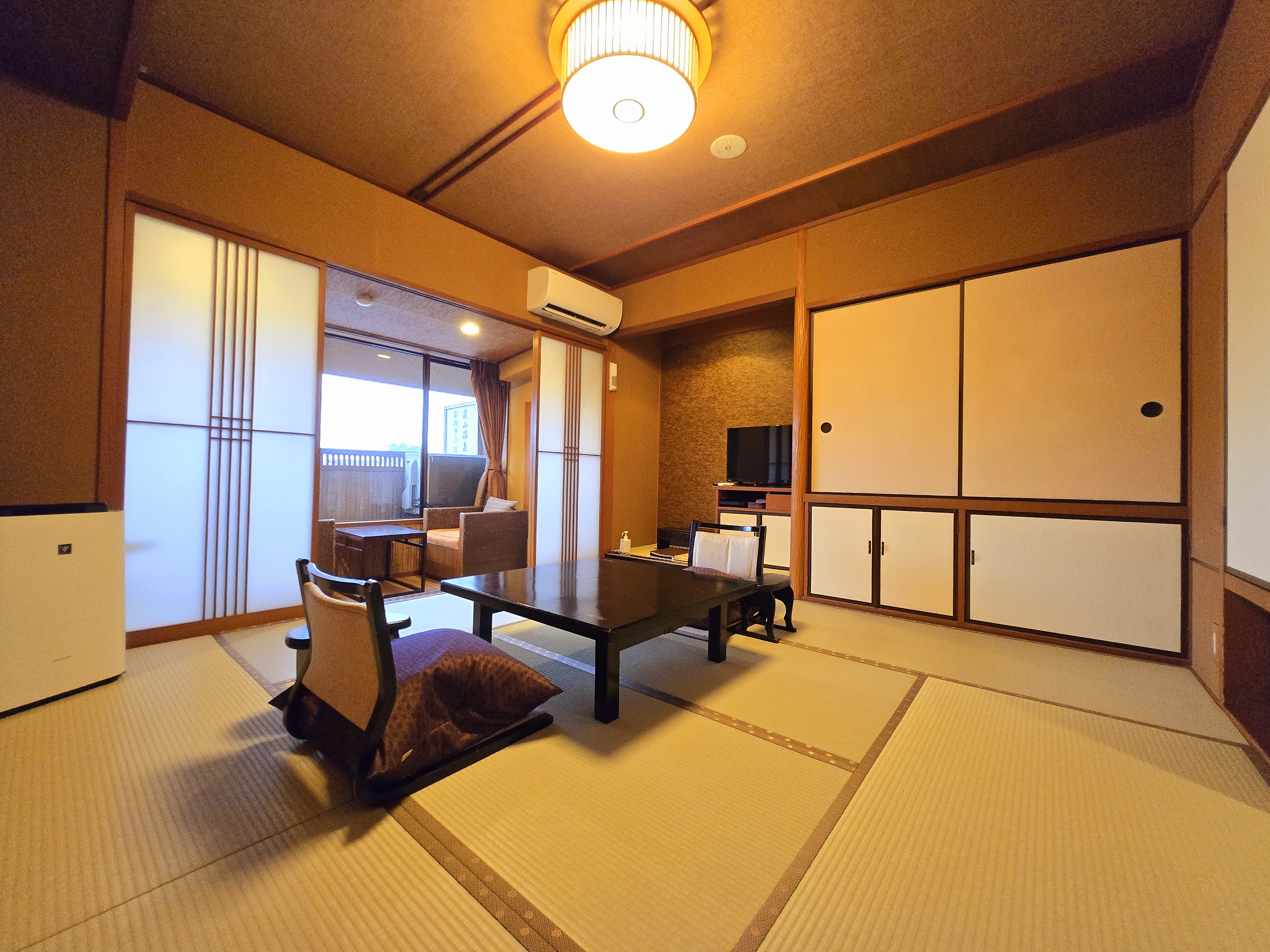 和室８畳バストイレ洗面付き