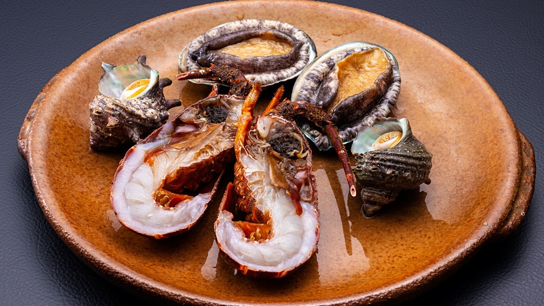 【楽天月末セール】【人気の海鮮３種！★部屋食/18時〜】イセエビ・アワビ・サザエ★浜焼きプラン
