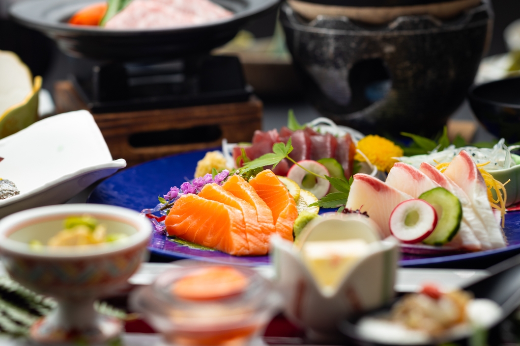 【さき楽30×2食付スタンダード】部屋食で伊豆美味とプライベートな熱海の湯宿時間｜5つの貸切露天風呂