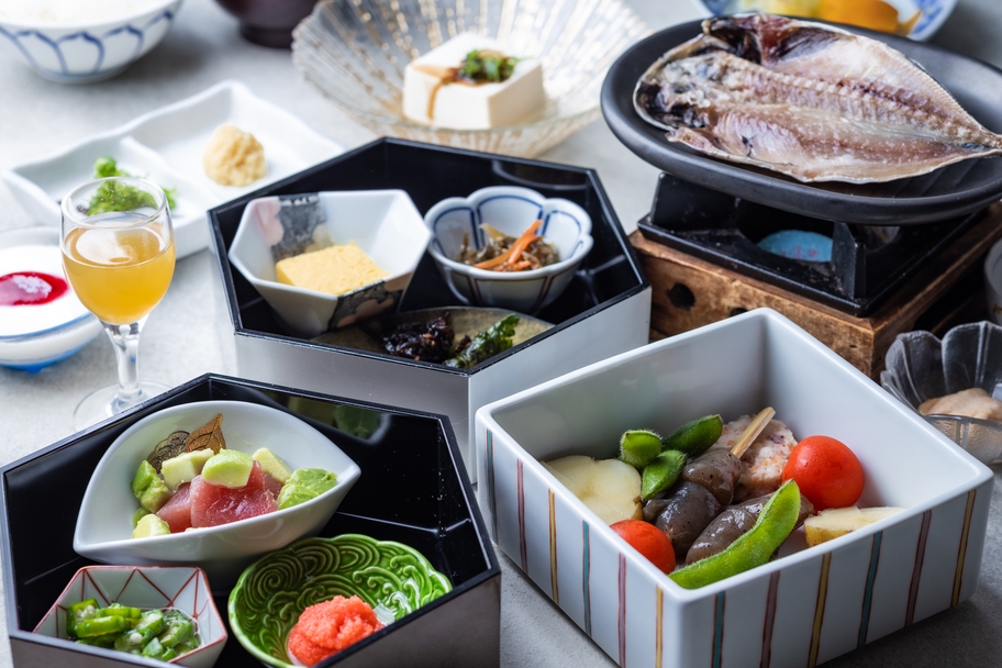 【さき楽30×2食付スタンダード】部屋食で伊豆美味とプライベートな熱海の湯宿時間｜5つの貸切露天風呂