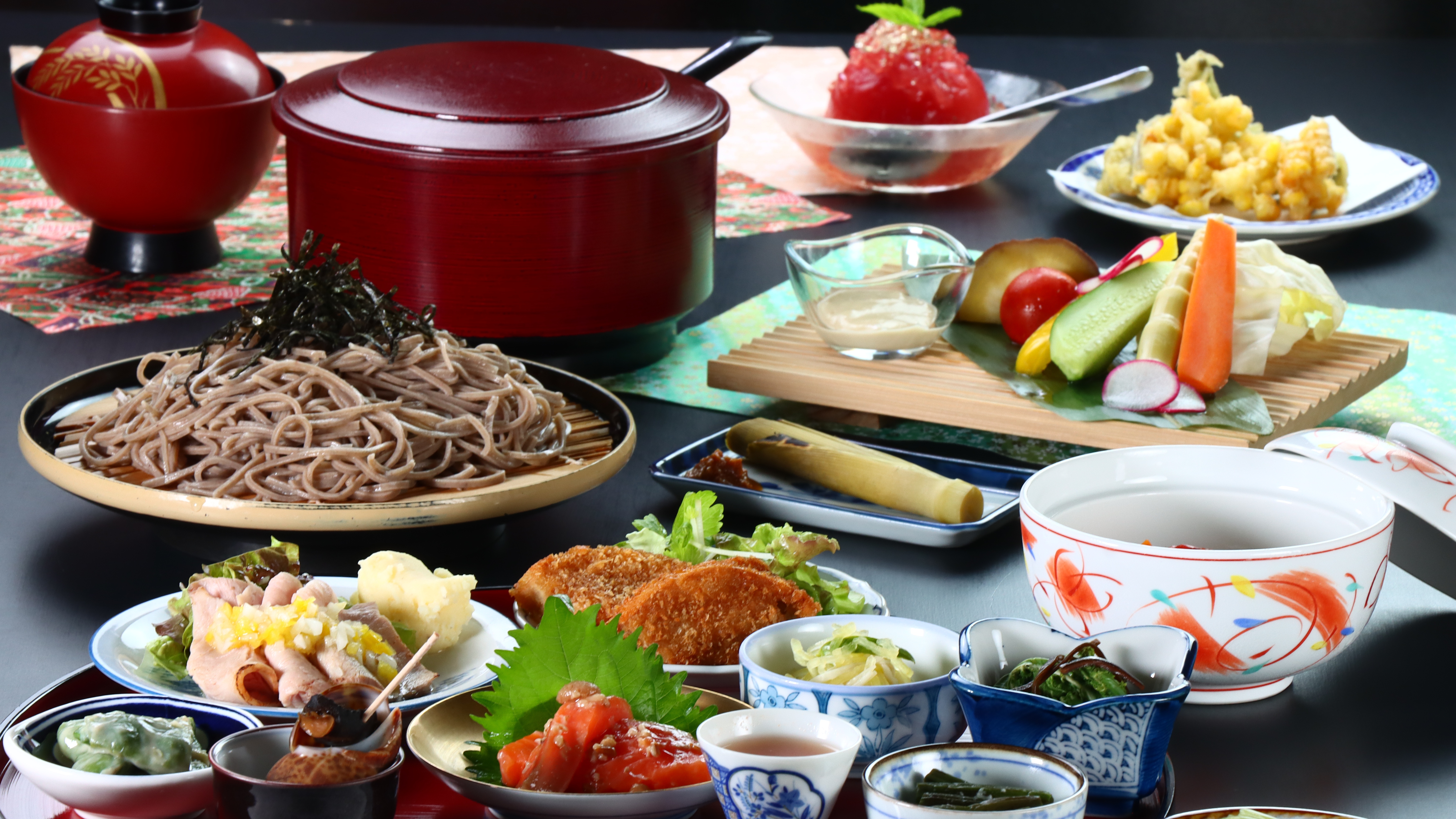 季節の食材が蕎麦と見事に組み合わさっており、旬の美味しさをしっかりと感じることができます。