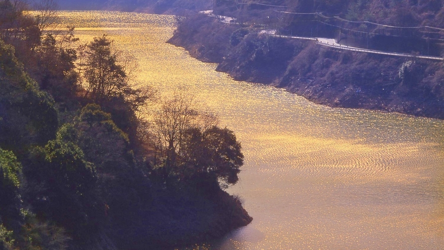 （宇治川）幻想的な景色と趣深い季節の移ろいを楽しんでいただけます。※画像はイメージ