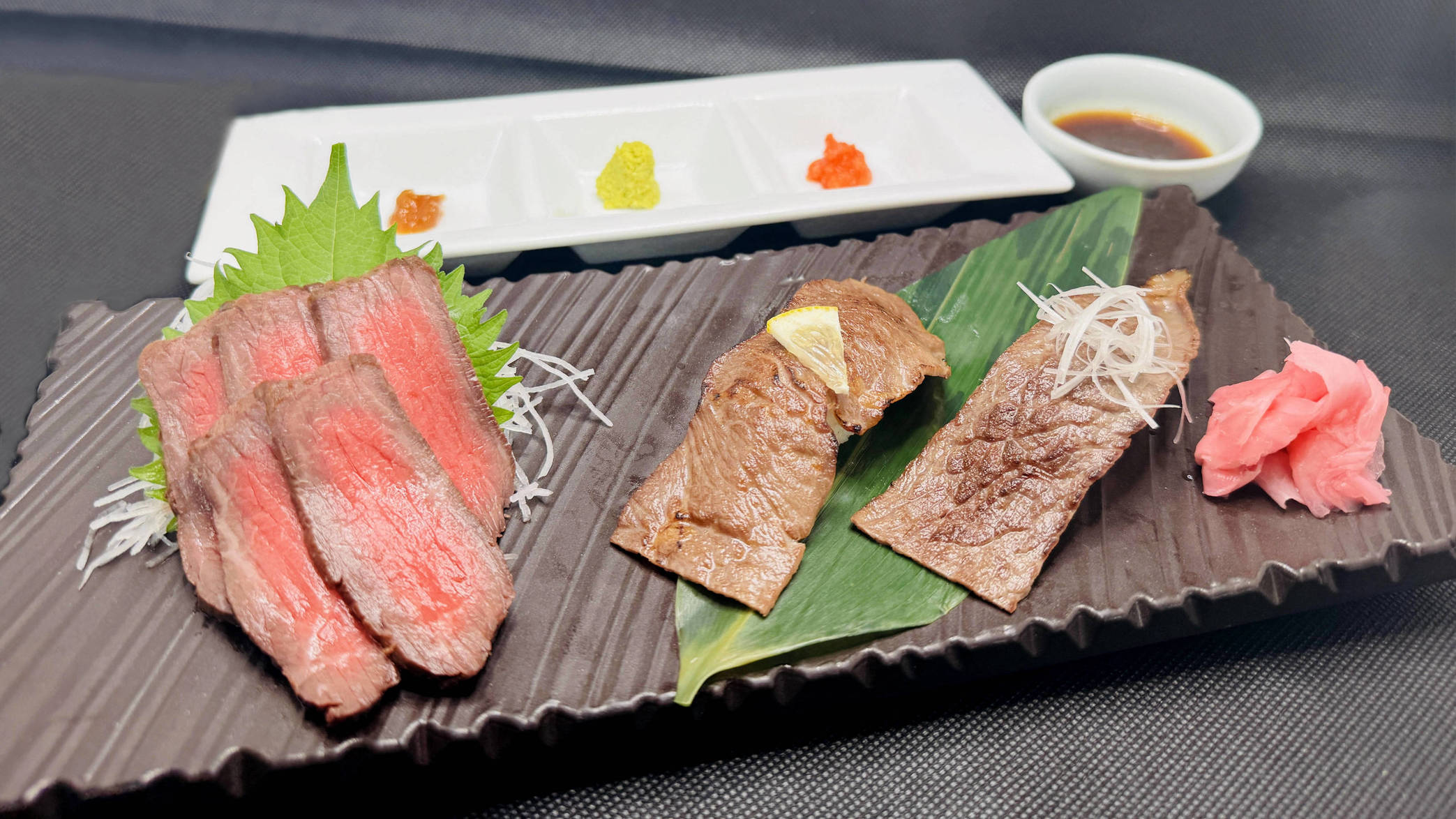 ★別注料理【上州牛の3種盛りつき】1泊2食付きバイキングプラン