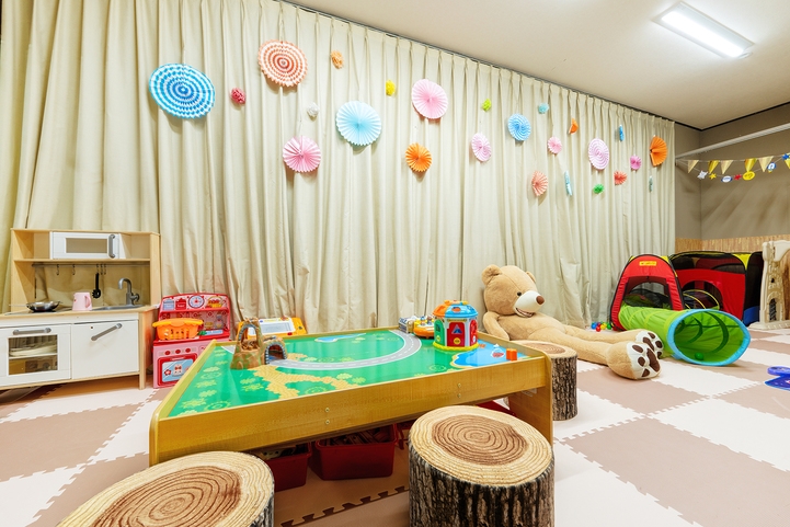 【7大特典♪夏休みファミリープラン】チェックイン前から遊べる！プール＆カラオケ無料！浮き輪・アイス付