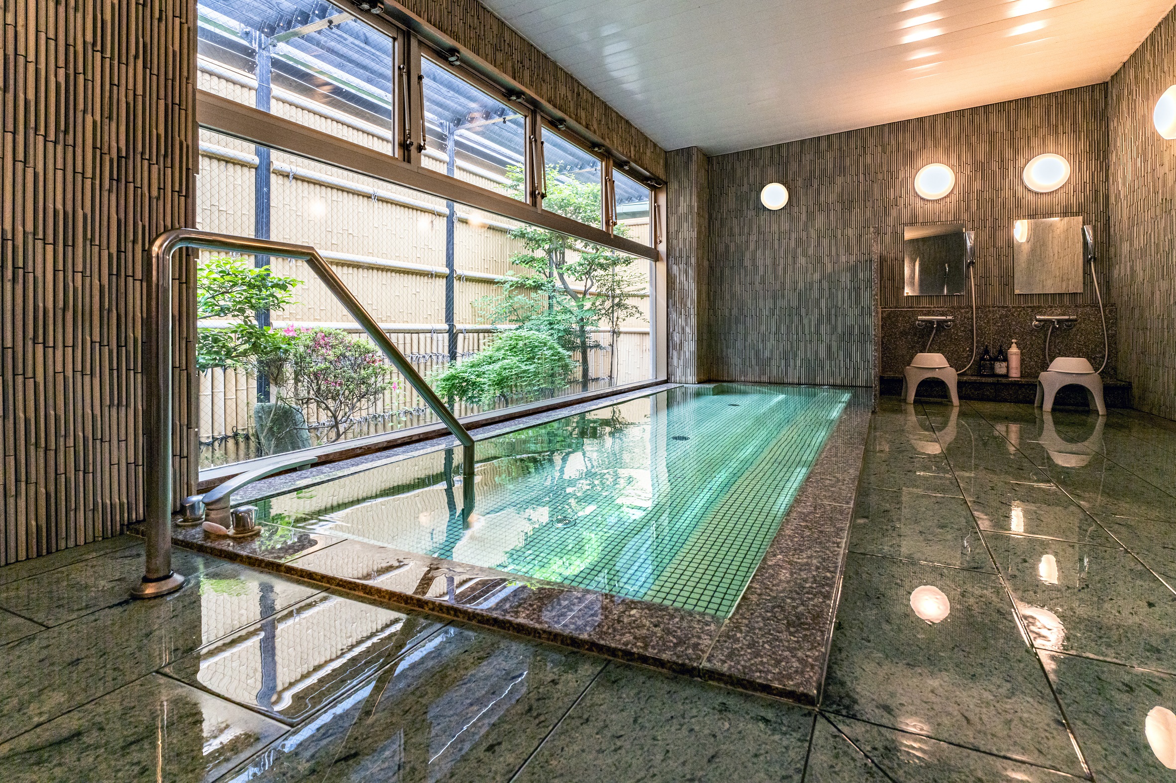 旅のお疲れを癒す浴場です。