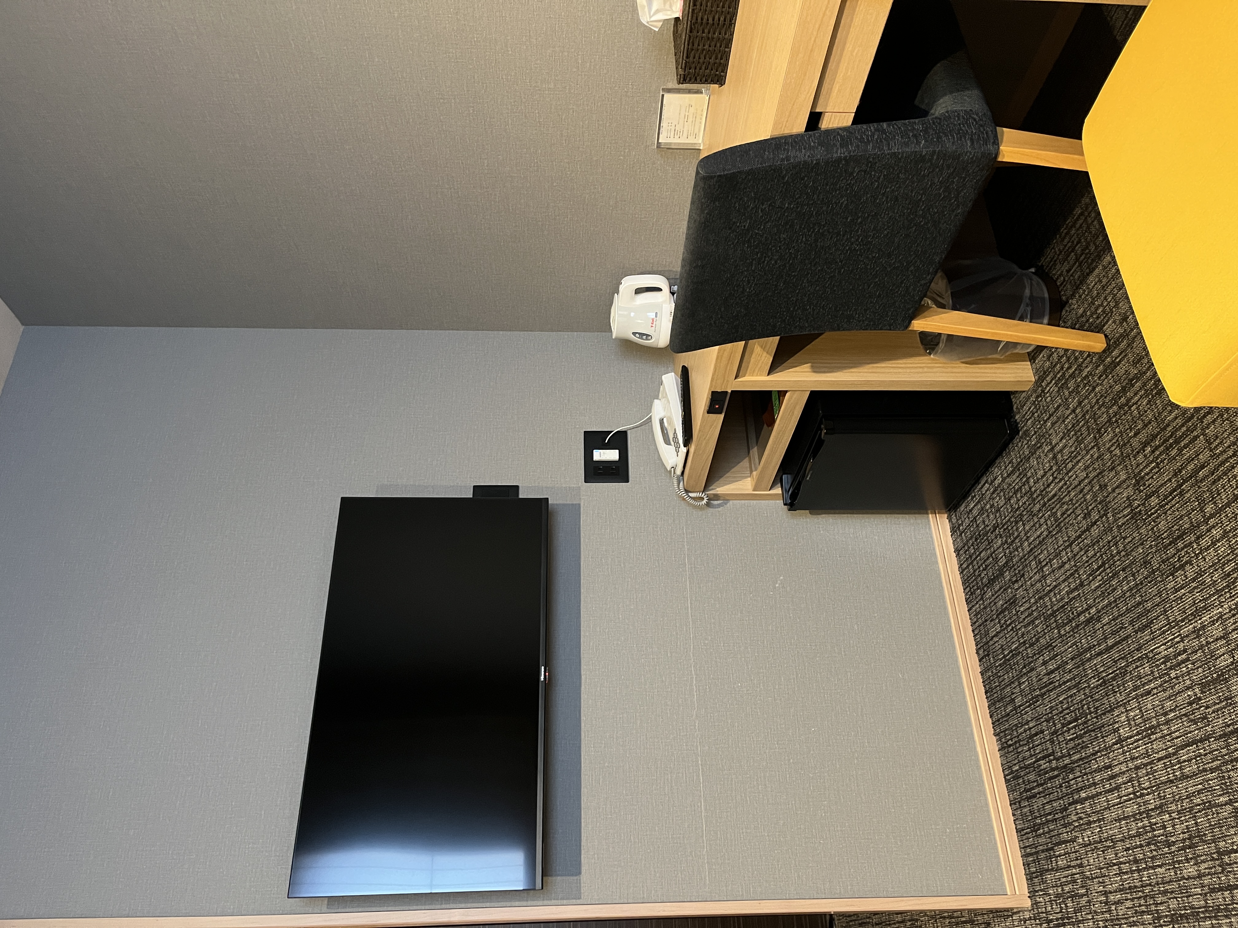 Wルームのデスク